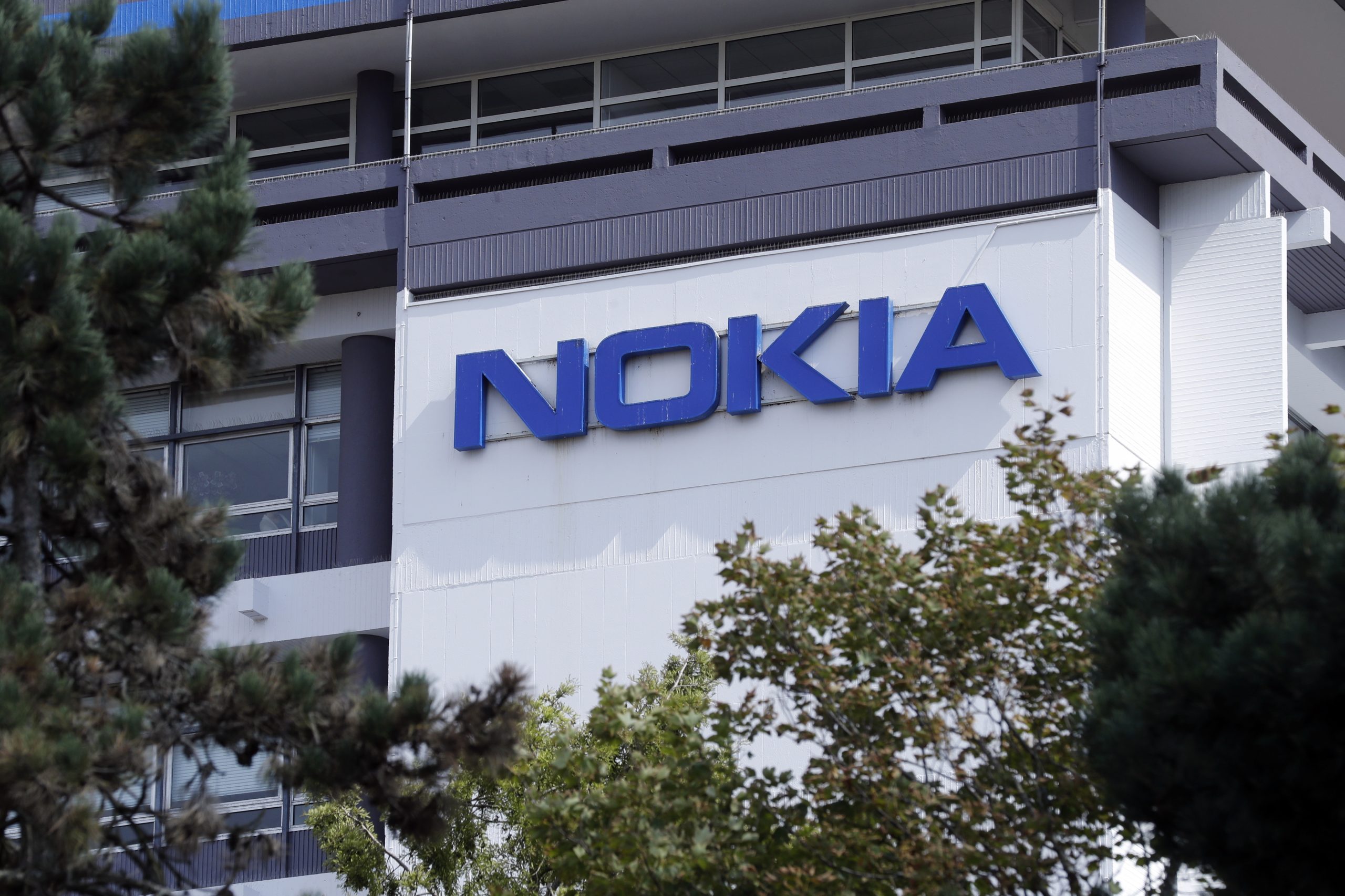 Lucro da Nokia cai 84% para 679 milhões de euros em 2023