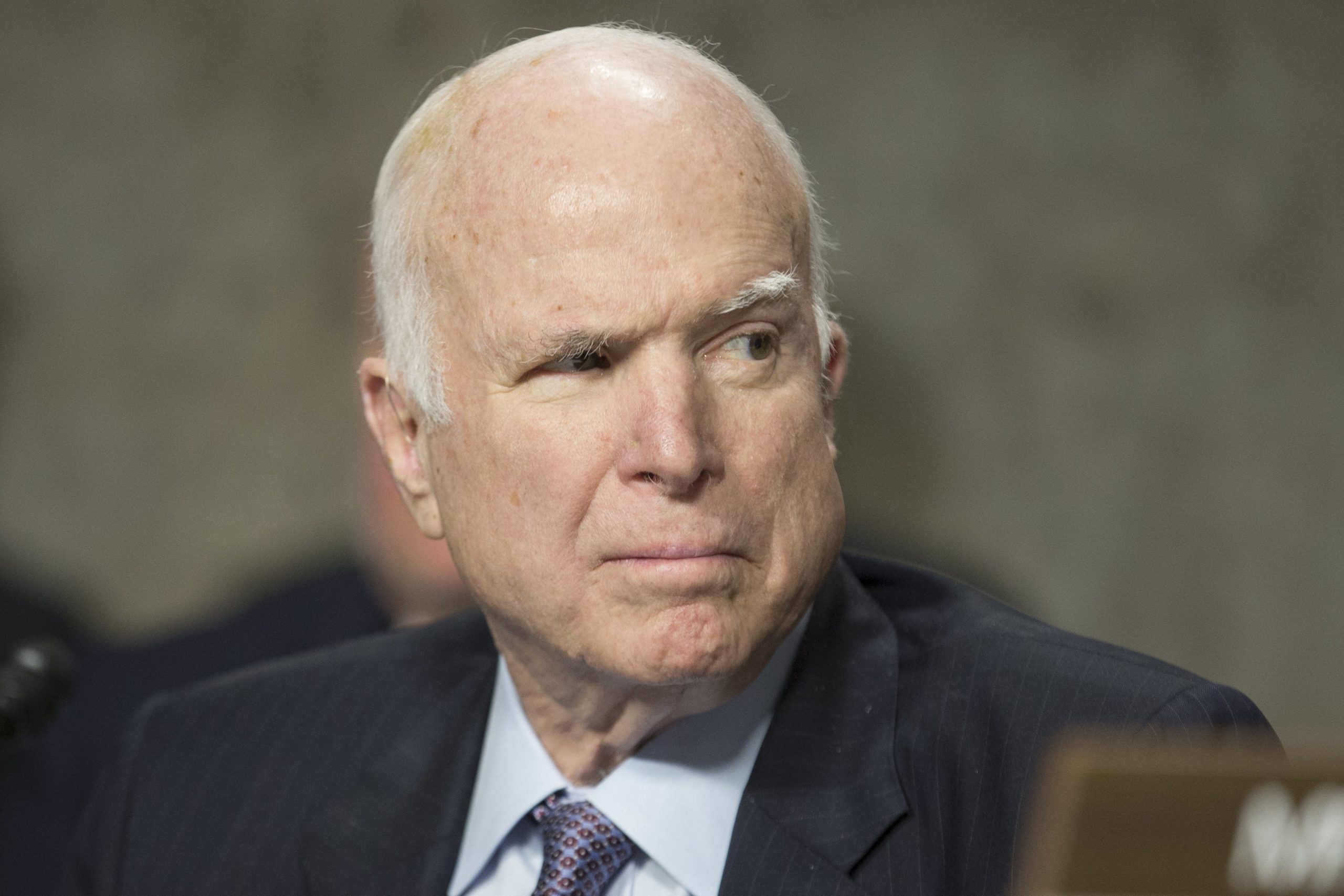 Donald Trump reage com “profunda simpatia e respeito” à morte do senador John McCain