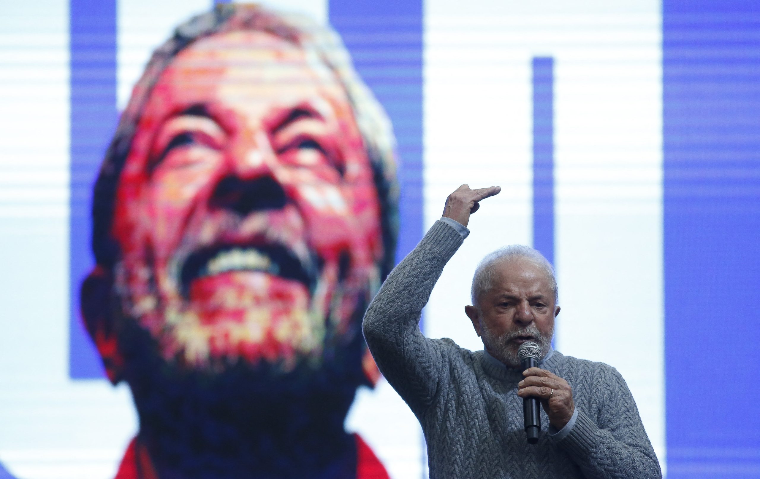 Fernando Morais: “Não adianta fazer Lula presidente e colocar no Senado a canalha que está lá”