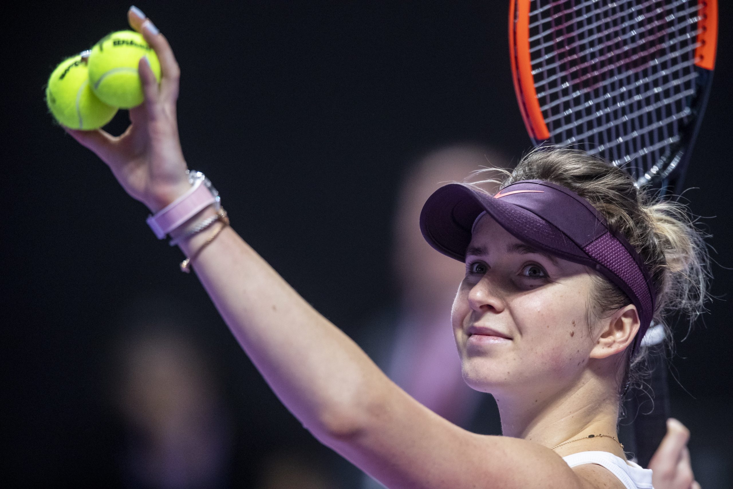 Campeã Elina Svitolina apura-se para a final das WTA Finals