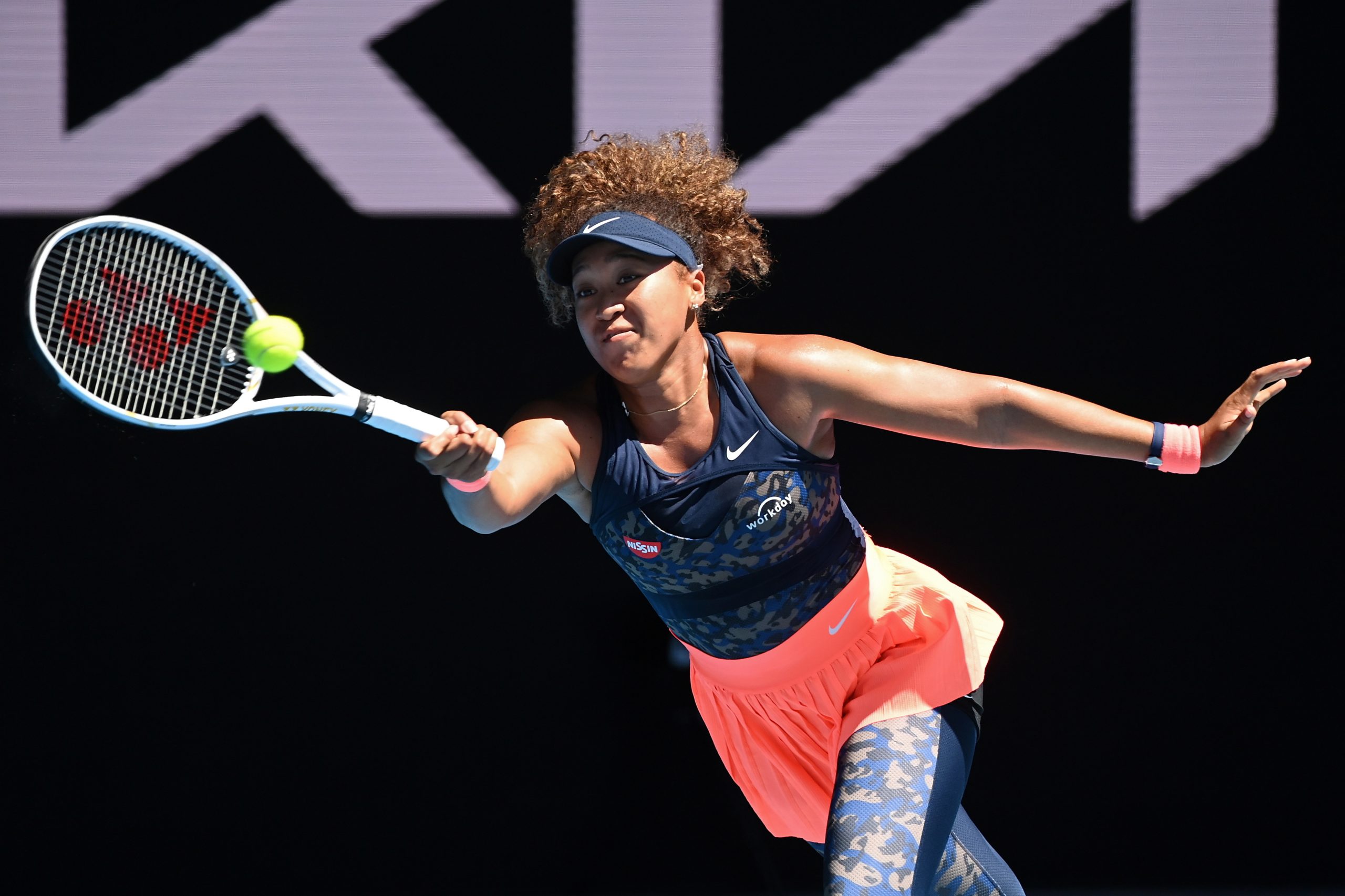 Osaka garante lugar na final após vitória sobre Serena