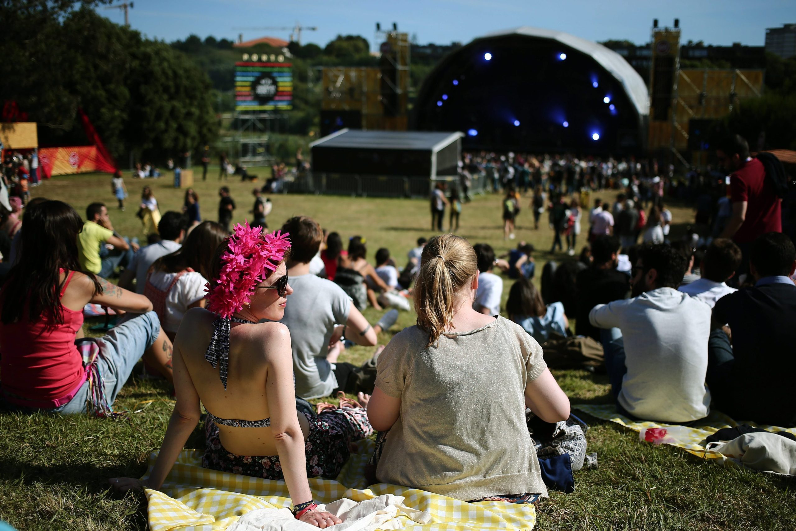 NOS Primavera Sound regressa esta semana. Horários, troca de pulseiras e como chegar