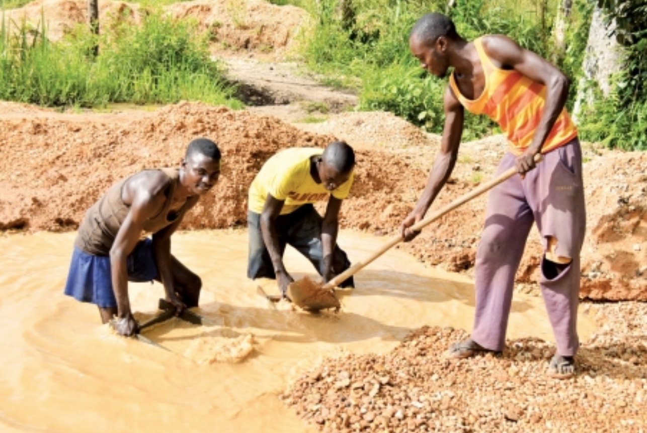 Deslizamento em mina ilegal de ouro mata 28 garimpeiros em Angola