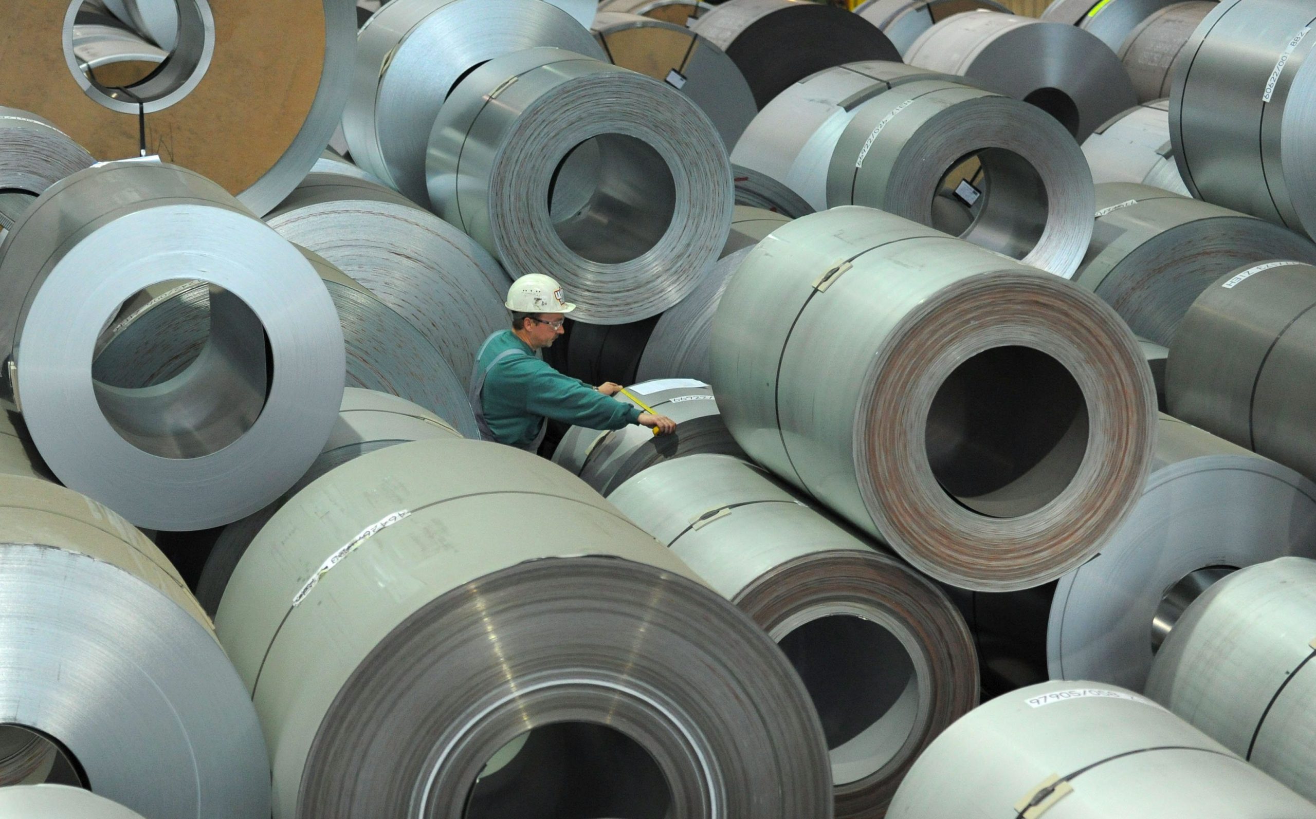 Produção industrial cai 4% em julho