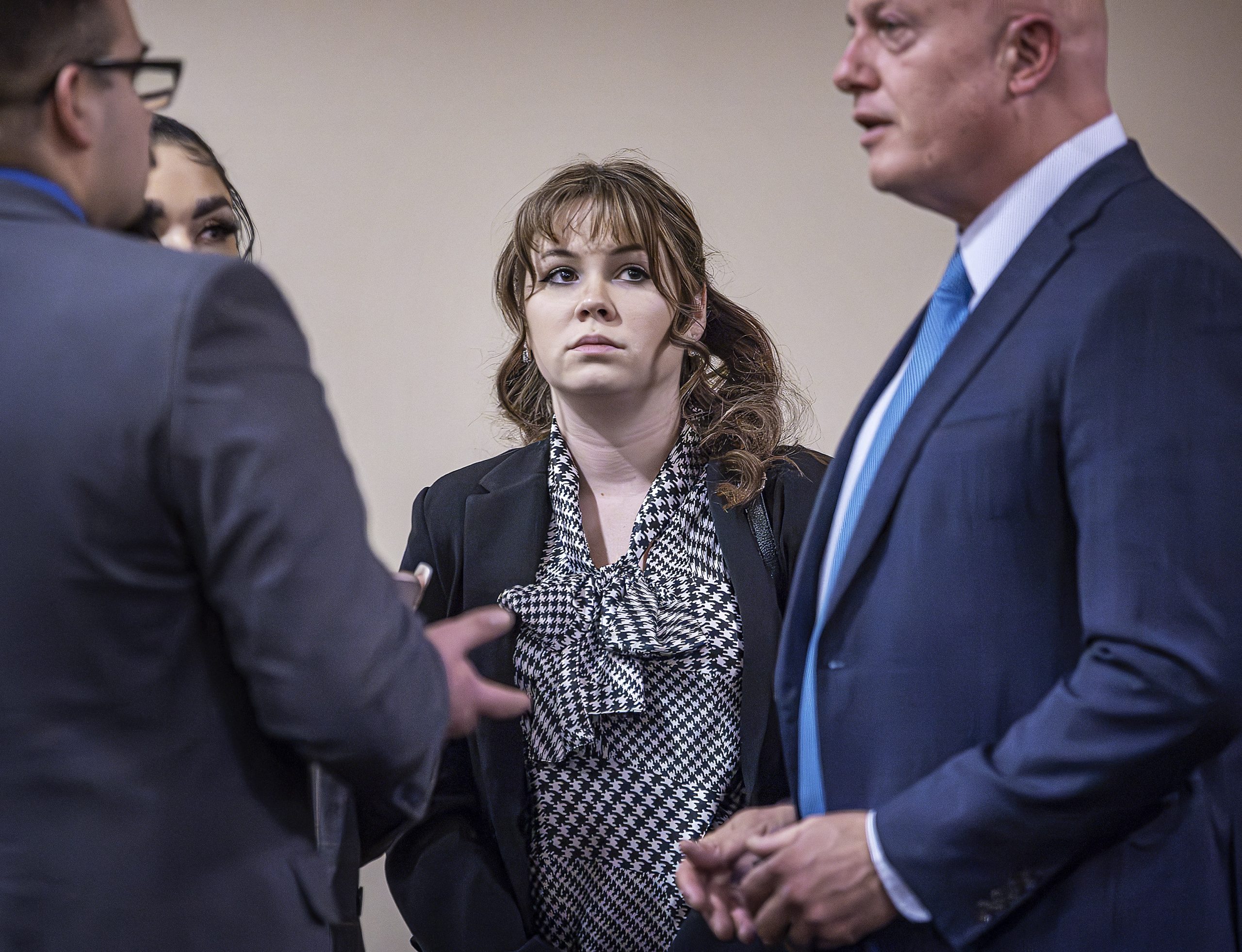 Responsável de segurança de ‘Rust’ considerada culpada pela morte de Halyna Hutchins