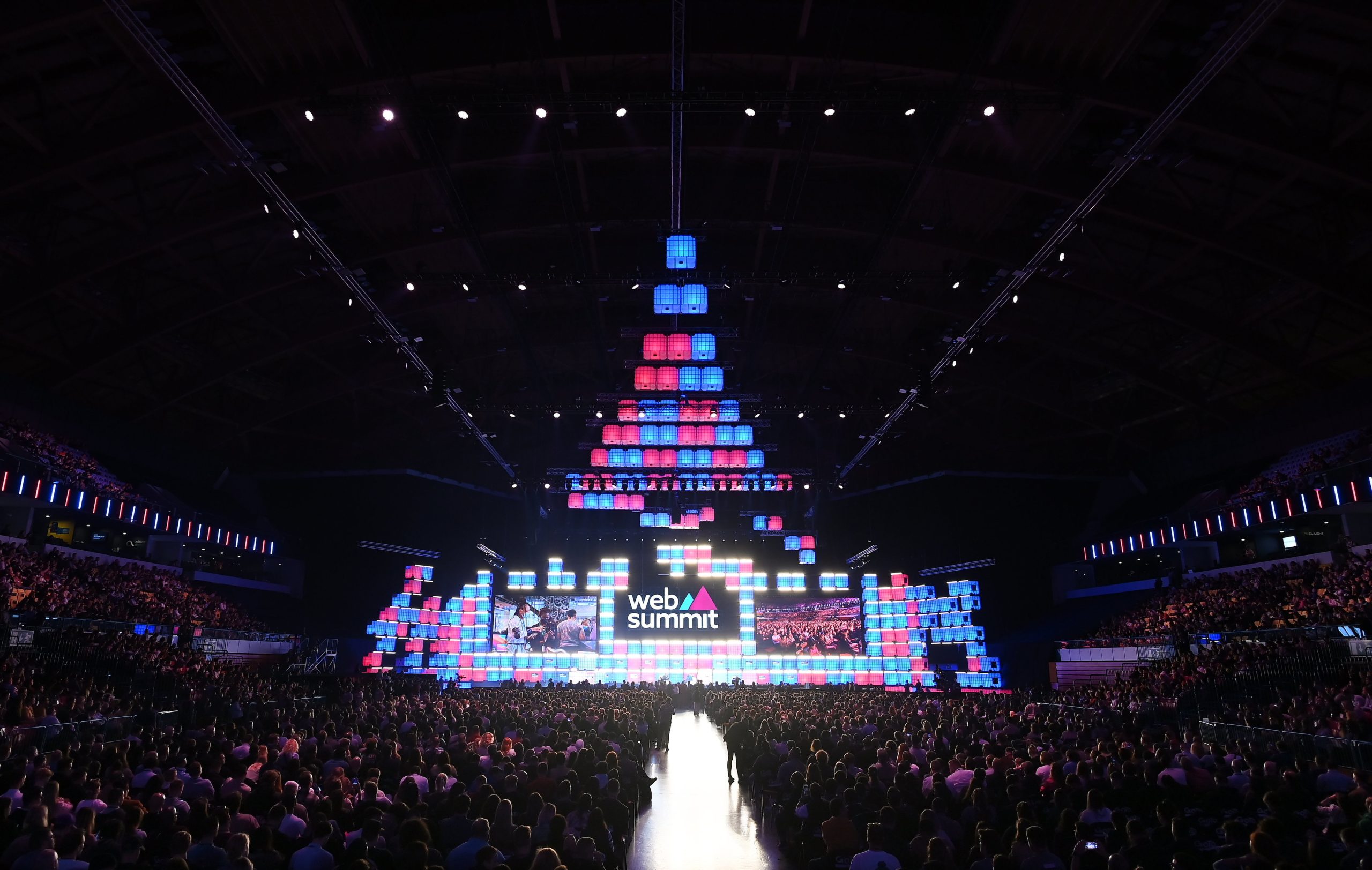 Web Summit: Tecnológicas maiores do que governos e um metaverso com alfinetadas