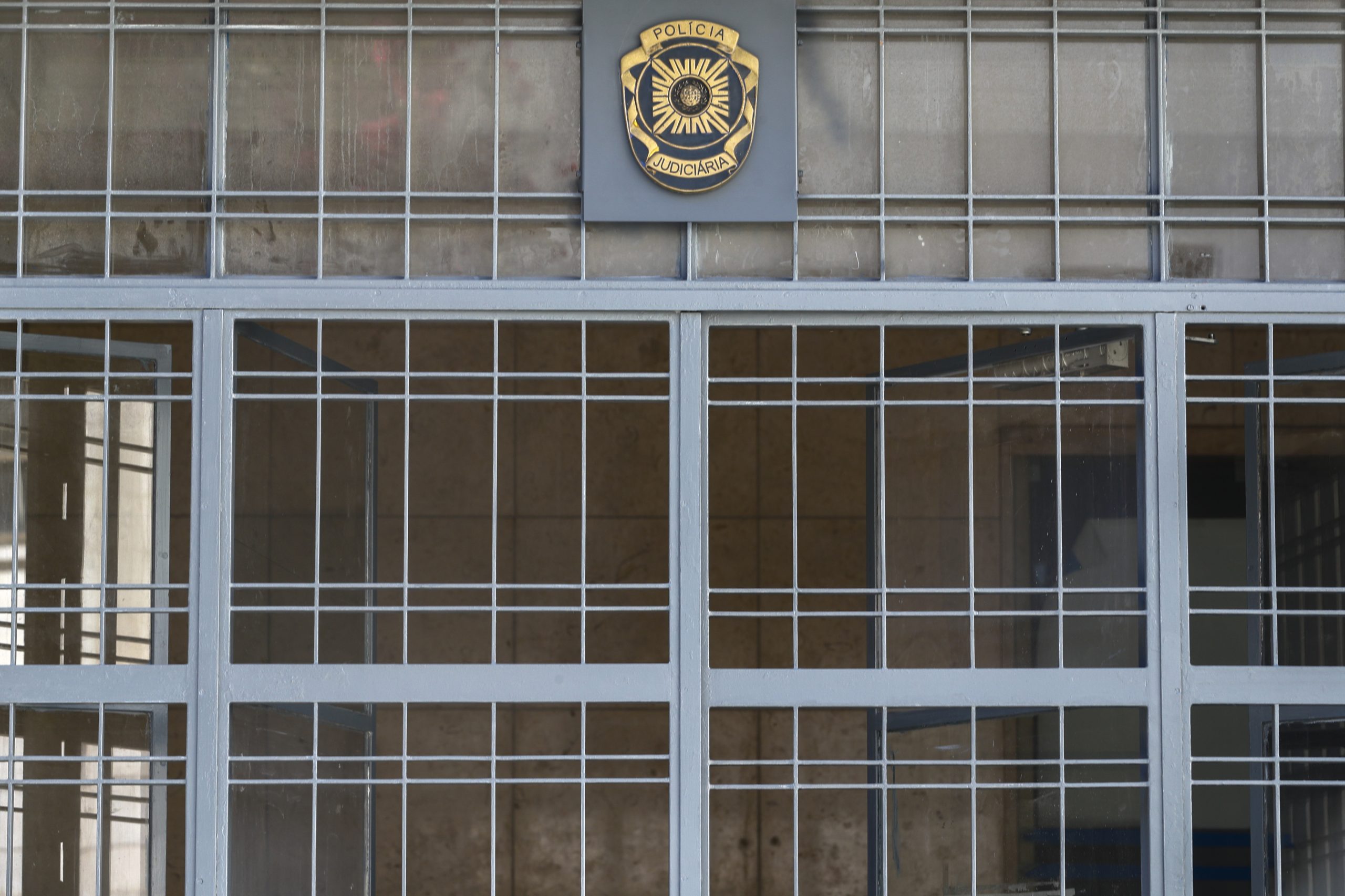 Casal detido em Espinho por suspeita de tráfico de pessoas