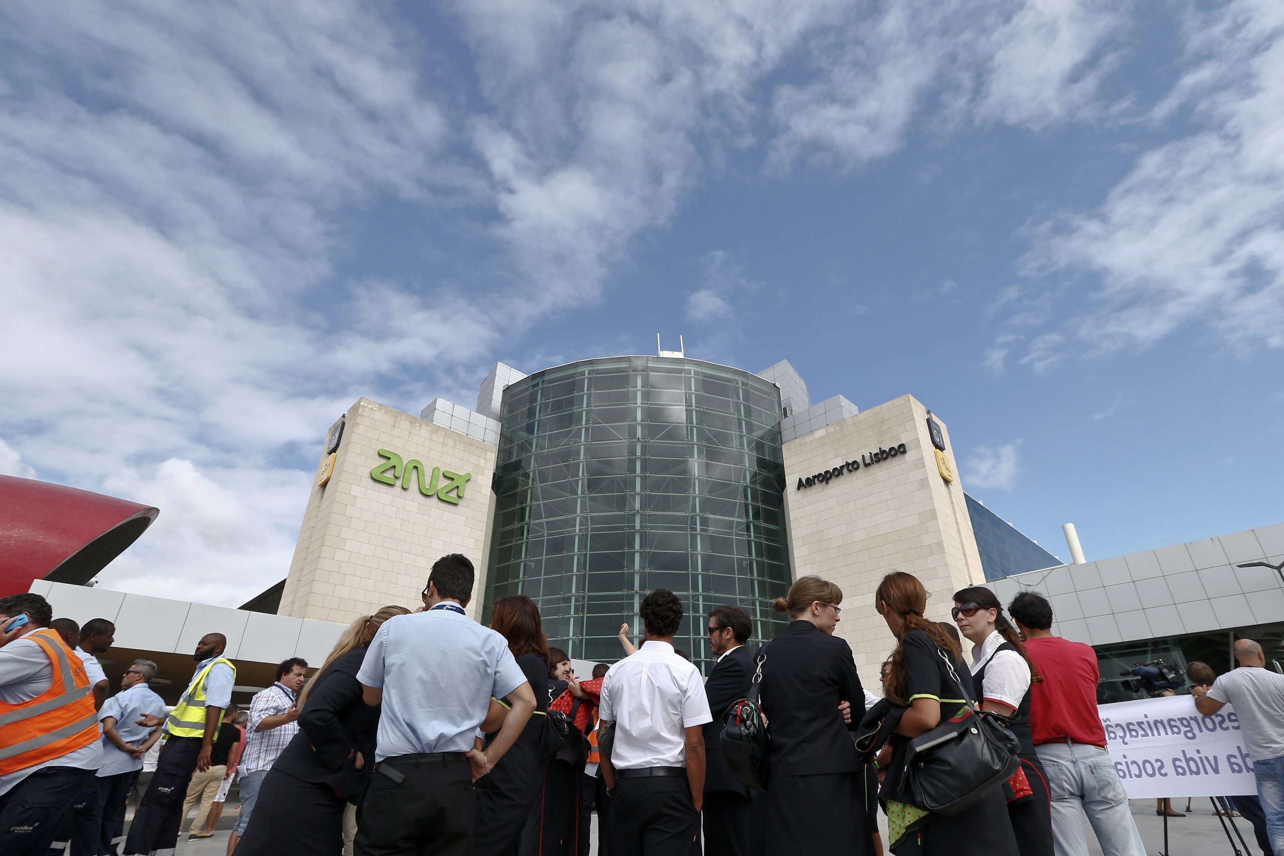 Trabalhadores da Menzies (antiga Groundforce)em greve até dia 26 nos aeroportos