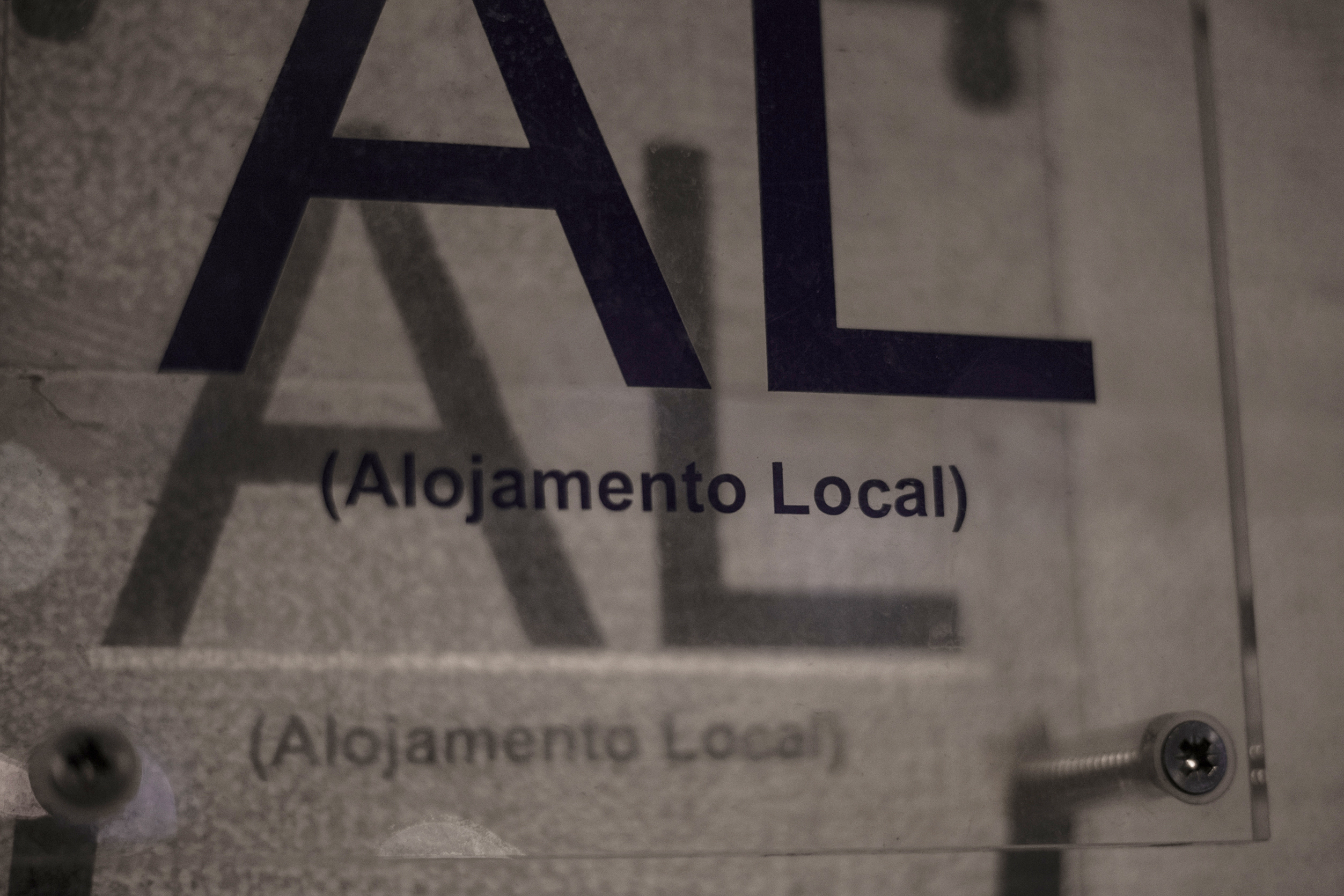 Alojamento local: Governo dá mais tempo aos municípios decidirem sobre regulamento