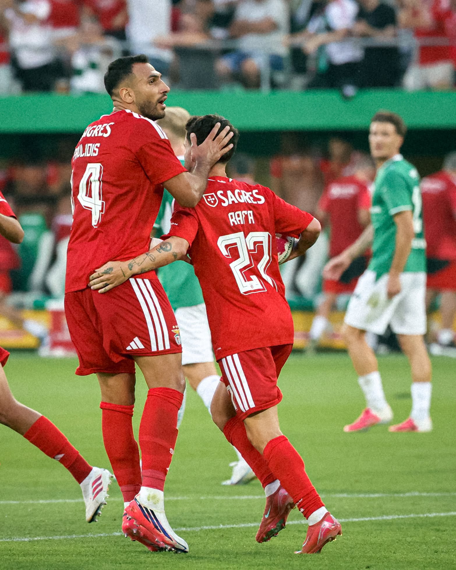 Marco Silva começa jogos oficiais com uma derrota. Benfica perde na 1.ª mão da segunda pré-eliminatória da Liga Europa