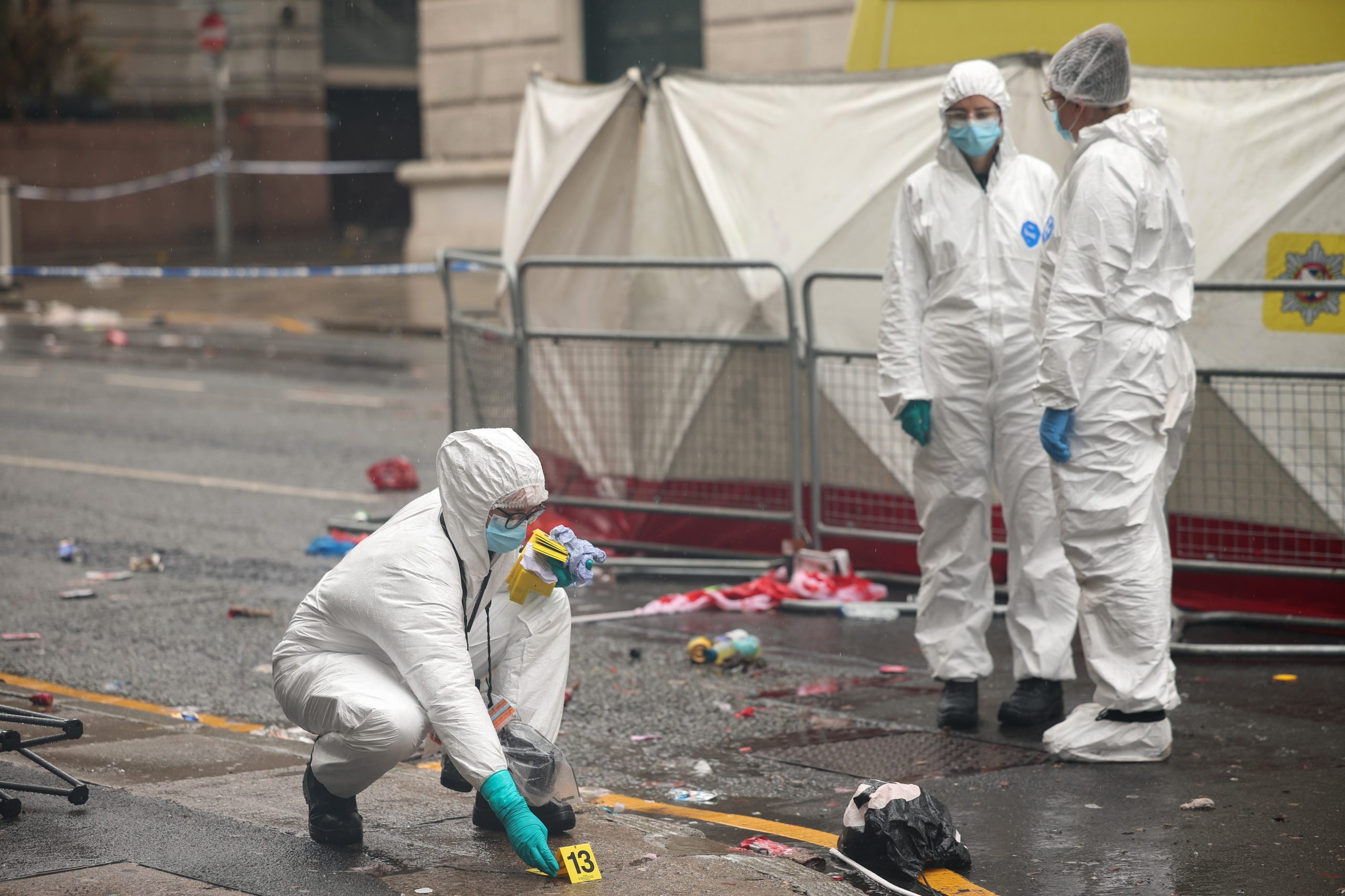 Quatro pessoas atropeladas durante festejos do Liverpool ainda estão “muito, muito doentes”