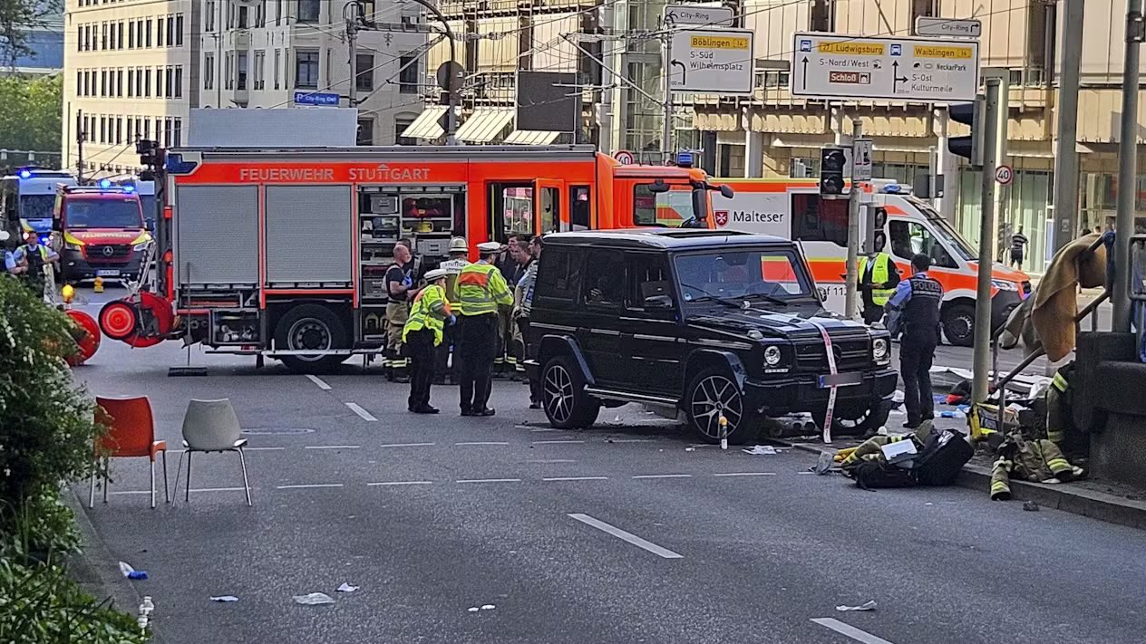 “Vários feridos” em atropelamento em massa em Estugarda. Polícia diz que não há provas de ataque terrorista