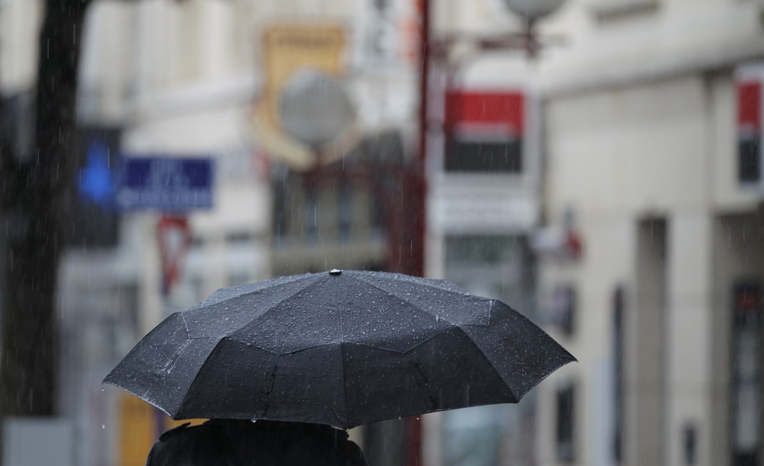 Portugal continental afetado por sistema frontal associado à depressão Ellen. Espera-se chuva intensa