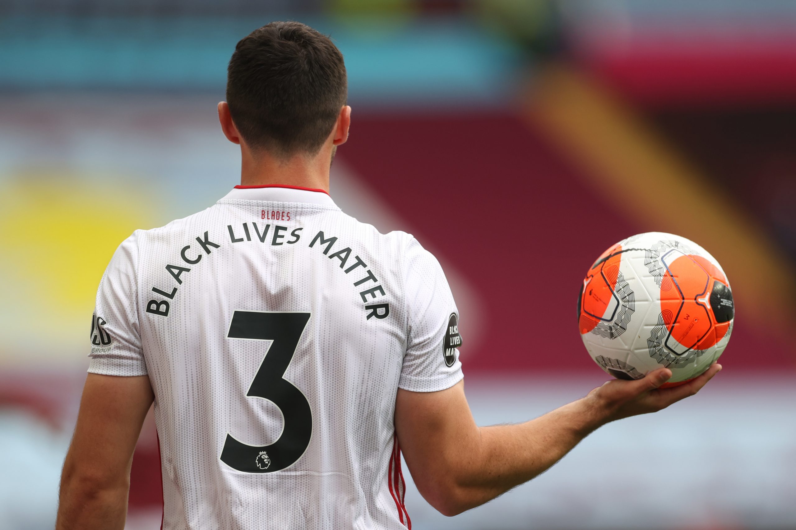 Premier League lança plataforma para denunciar insultos racistas nas redes sociais