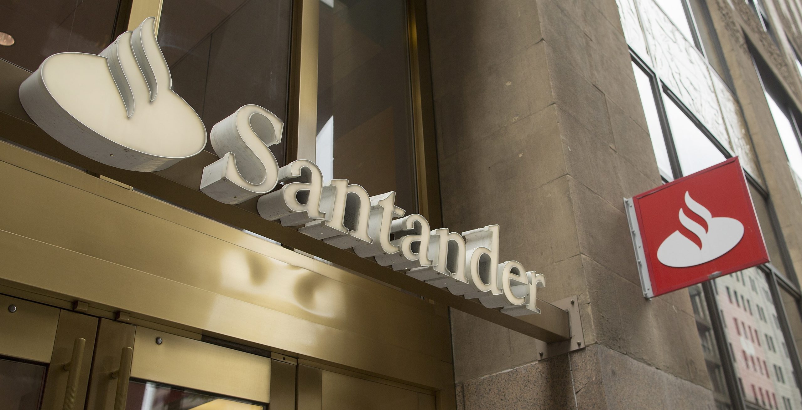 Sindicato inicia hoje manifestações contra despedimentos no Santander