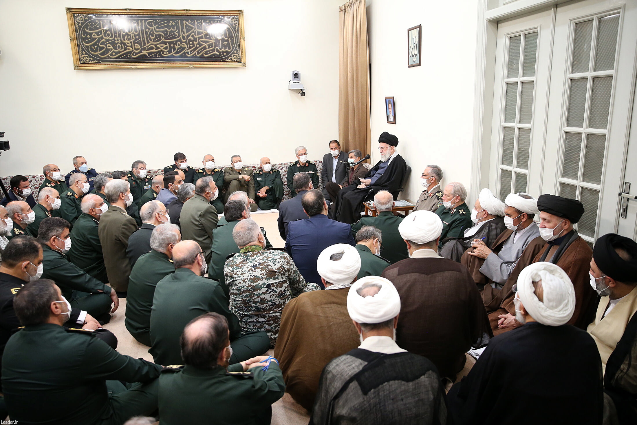 Presidente iraniano reafirma ameaças contra Israel durante celebração do dia do exército