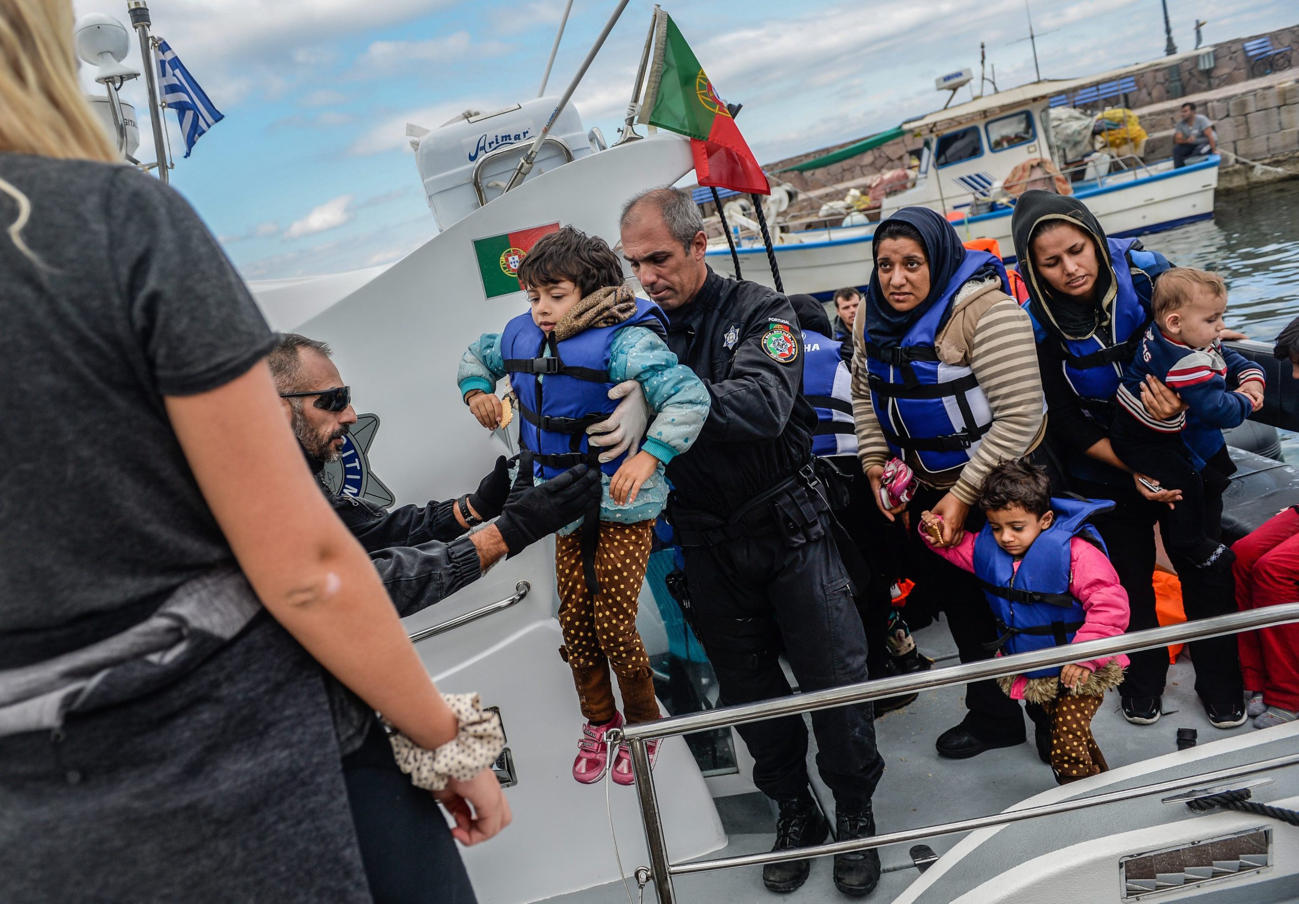 Polícia Marítima resgata 71 migrantes no Mar Egeu