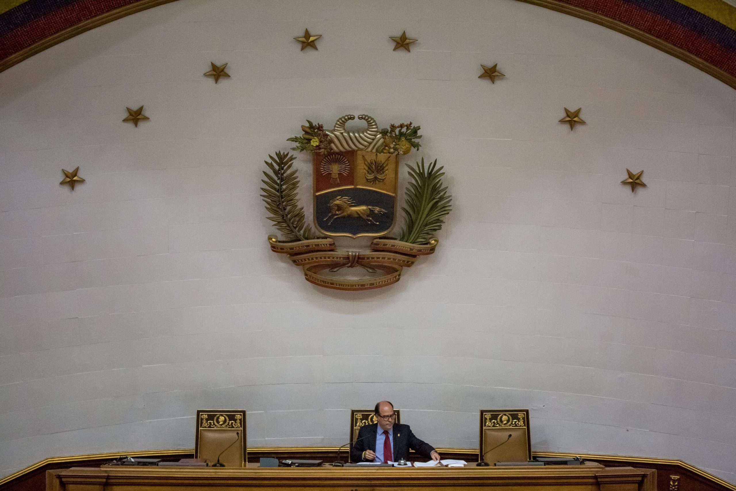 Venezuela: Parlamento diz que o “golpe de Estado” continua. Comunidade internacional em alerta