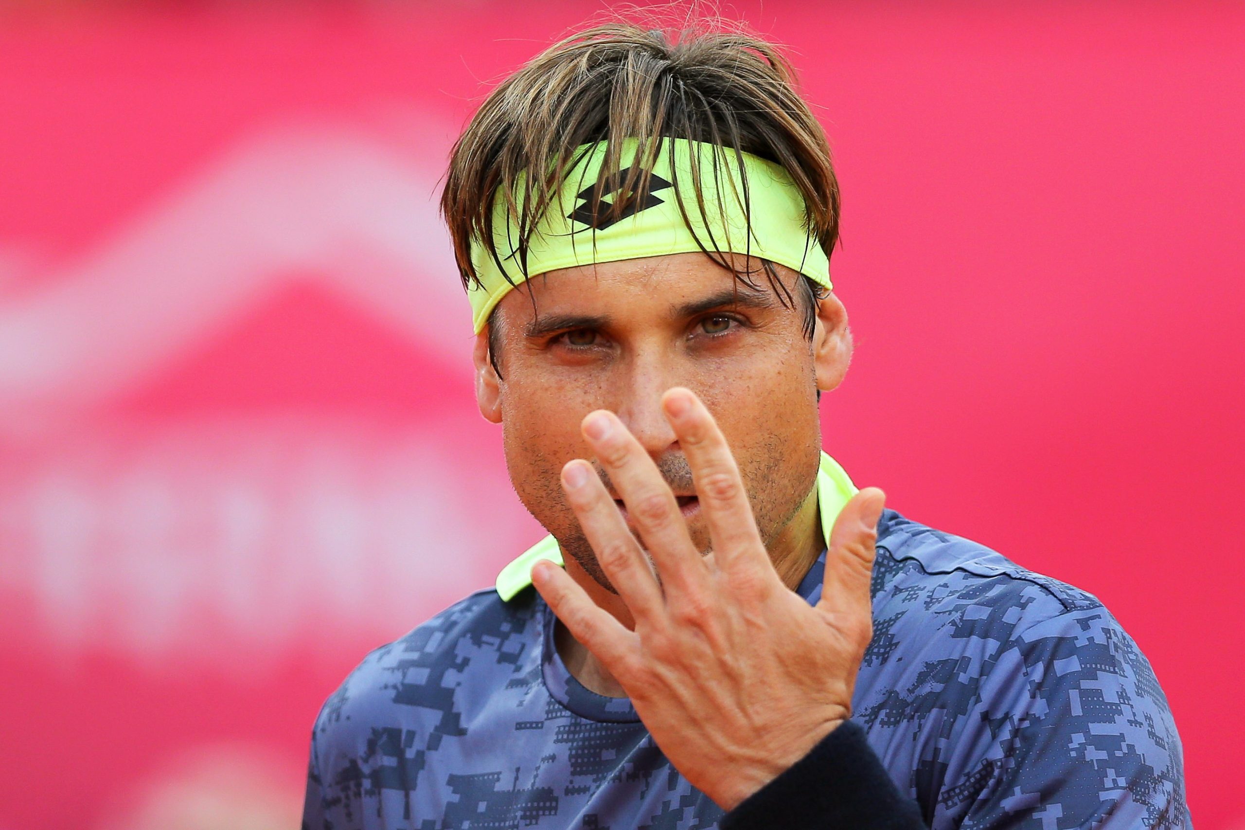 Estoril Open: David Ferrer apura-se para as ‘meias’