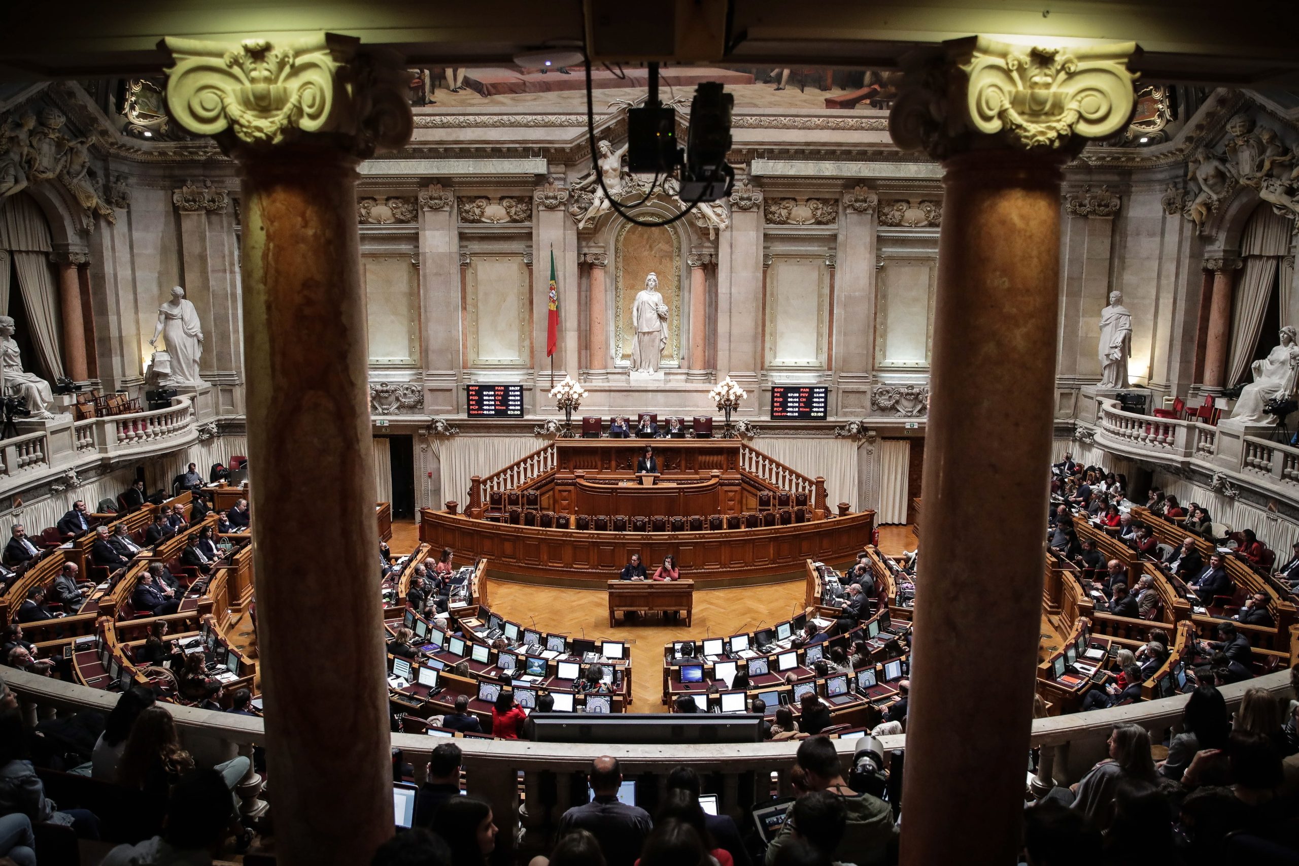 PS, CDS-PP e Chega chumbam criação de regiões administrativas e novo referendo