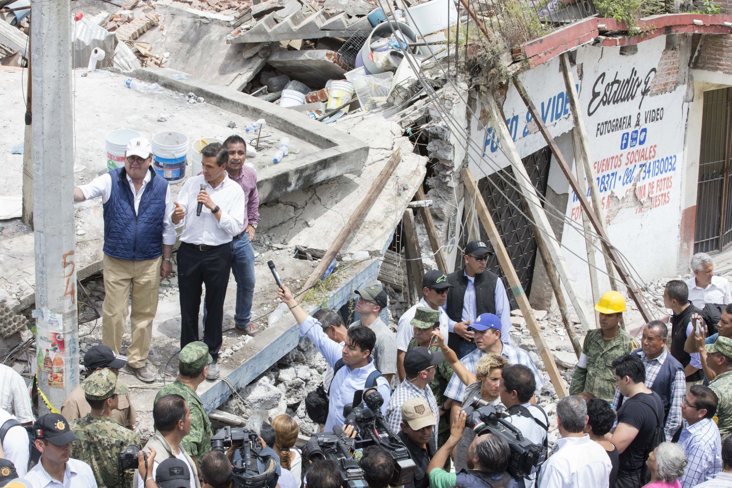 México: Autoridades reveem e elevam número oficial de mortos do sismo para 230