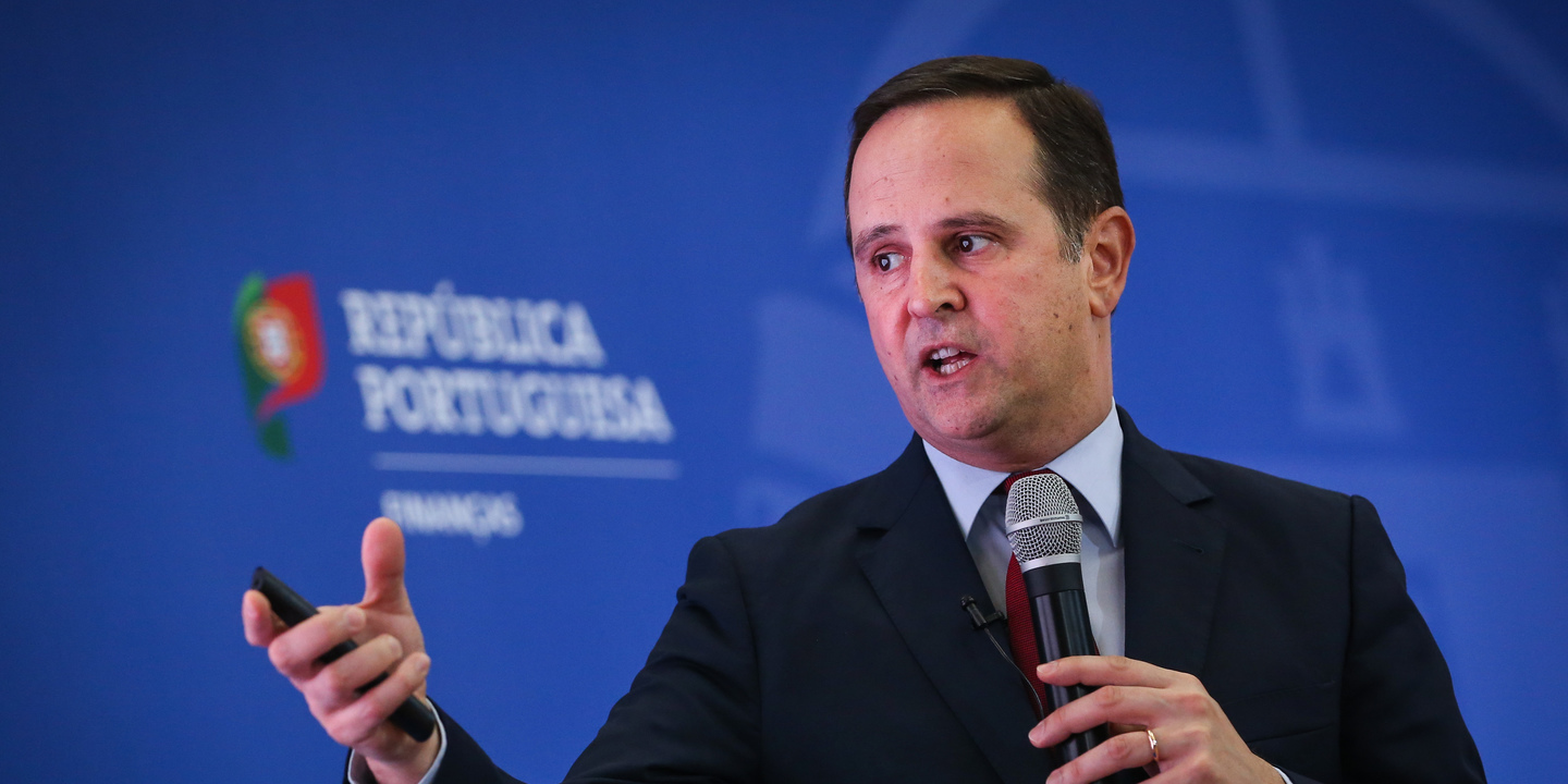 OE2024: Estado vai gastar 7,2 mil ME com juros da dívida pública, mais 8,6% que em 2023