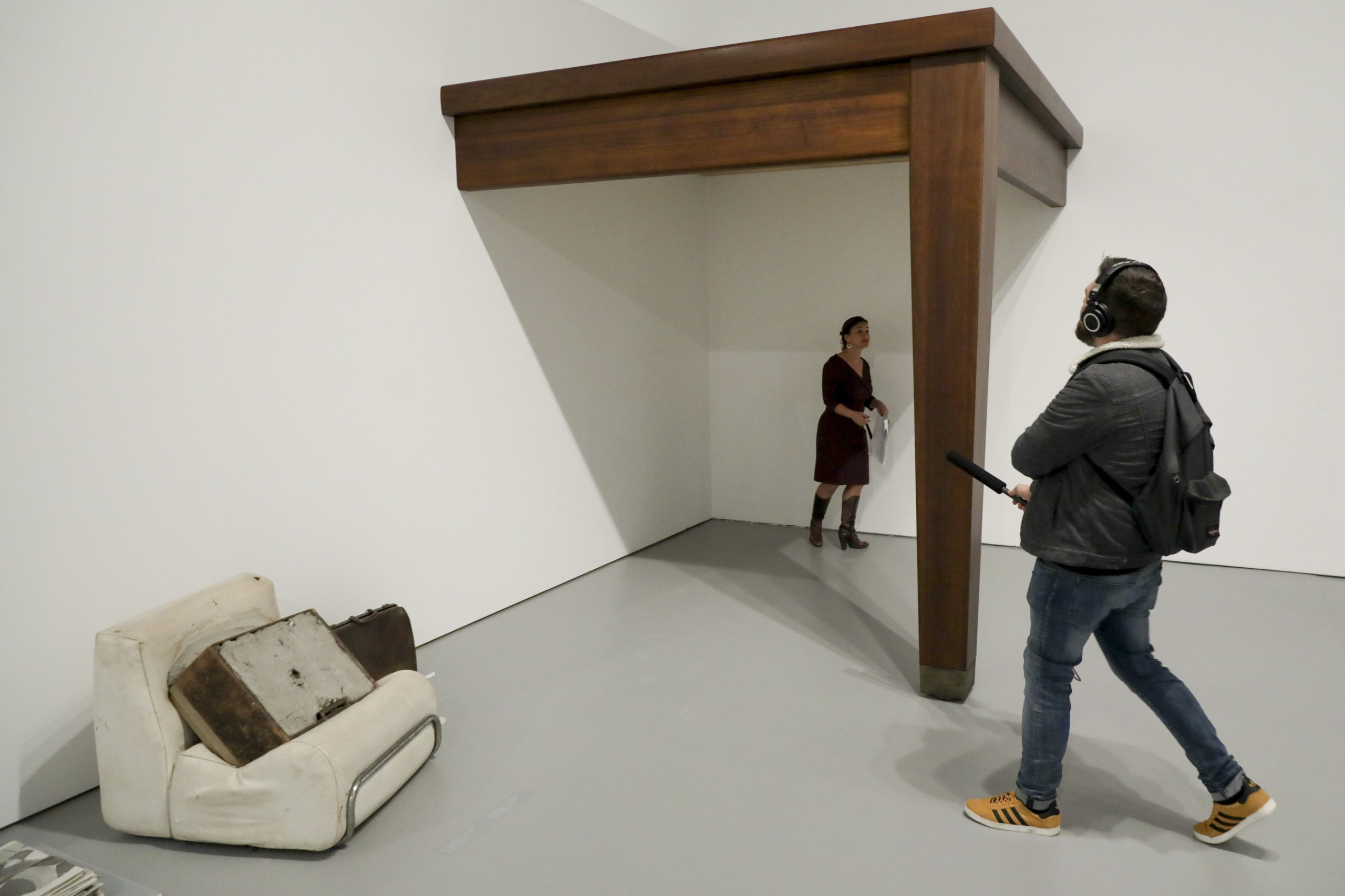 Objetos domésticos transformados em arte homenageiam Duchamp no Museu Berardo