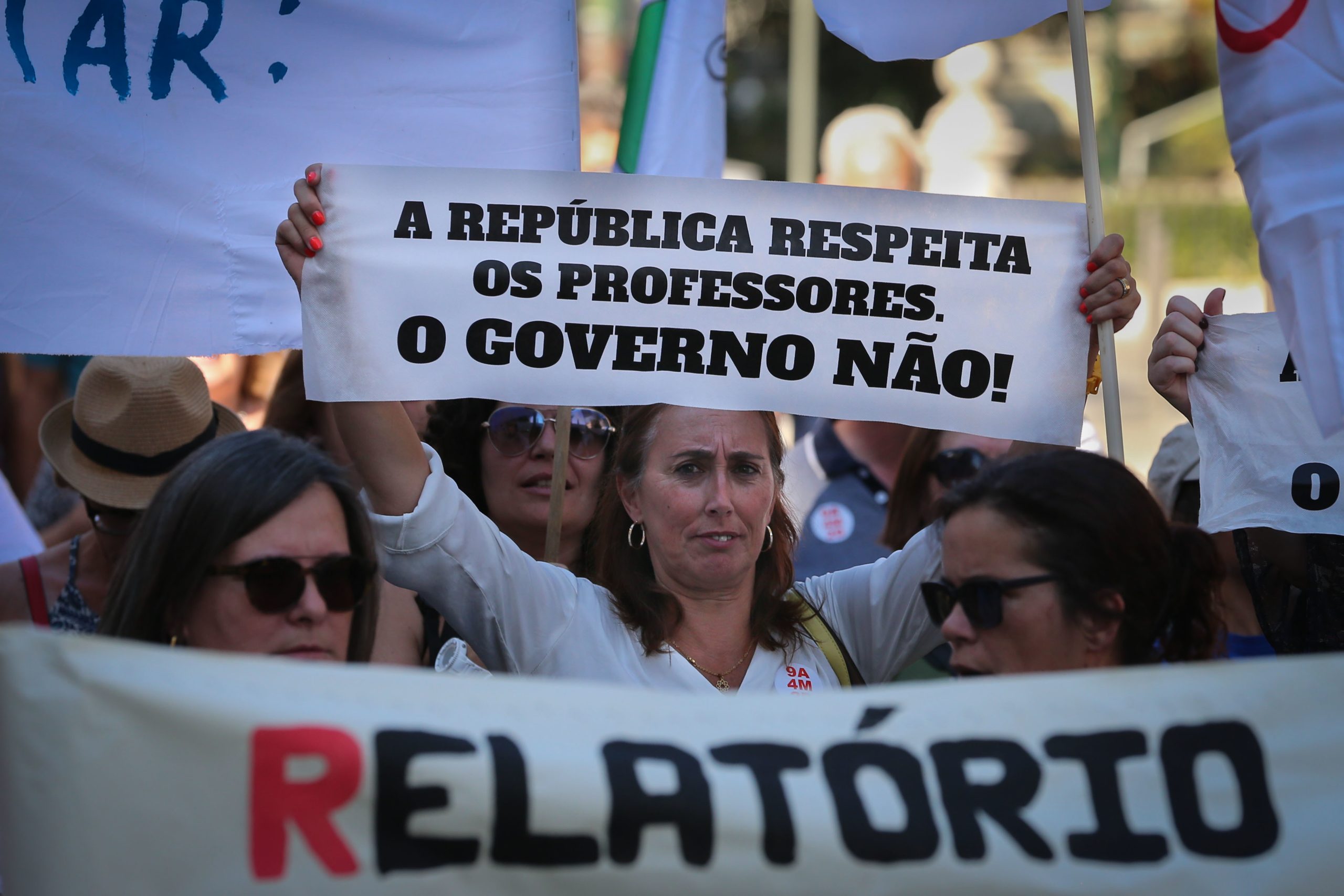 Professores hoje na AR de ‘ouvidos postos’ no que dizem partidos sobre tempo congelado