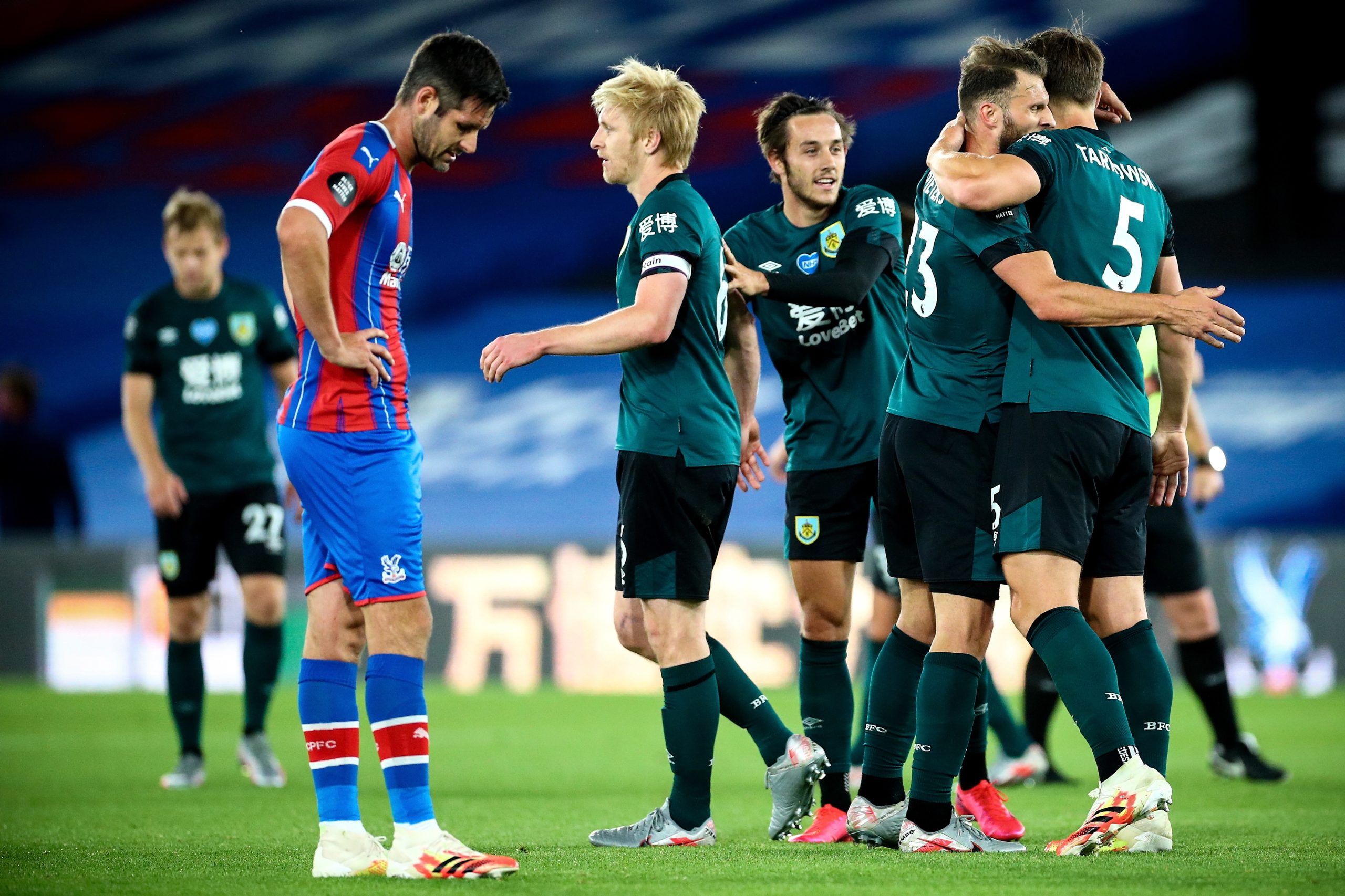 Premier League. Burnley vence no reduto do Palace e apanha Tottenham, de Mourinho, no sétimo posto