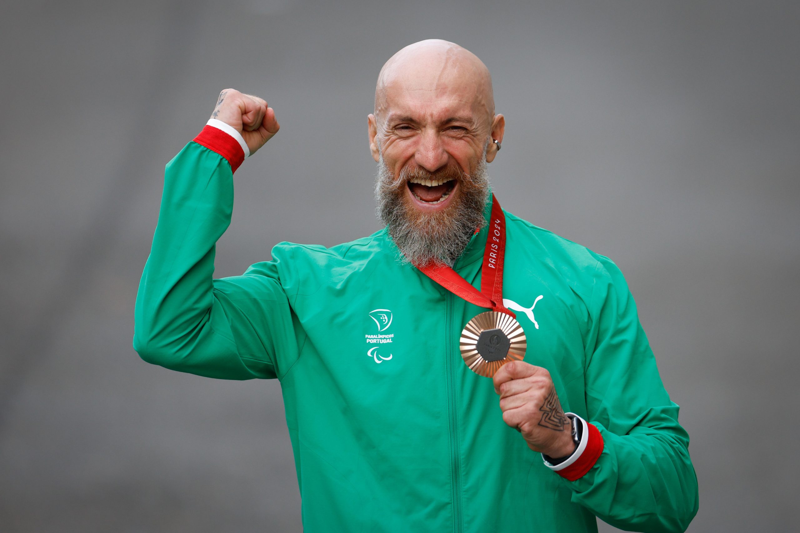 Medalhado Luís Costa com controlo antidoping positivo em Paris
