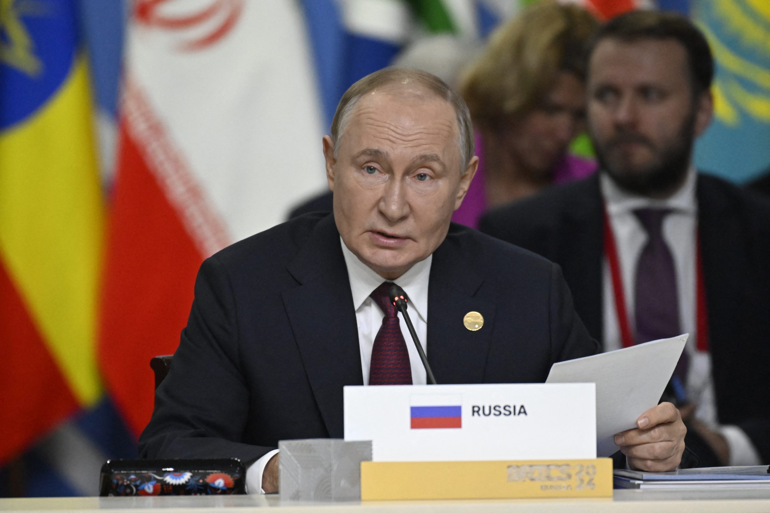 Putin pede sistema alternativo de pagamento internacional na cimeira do BRICS