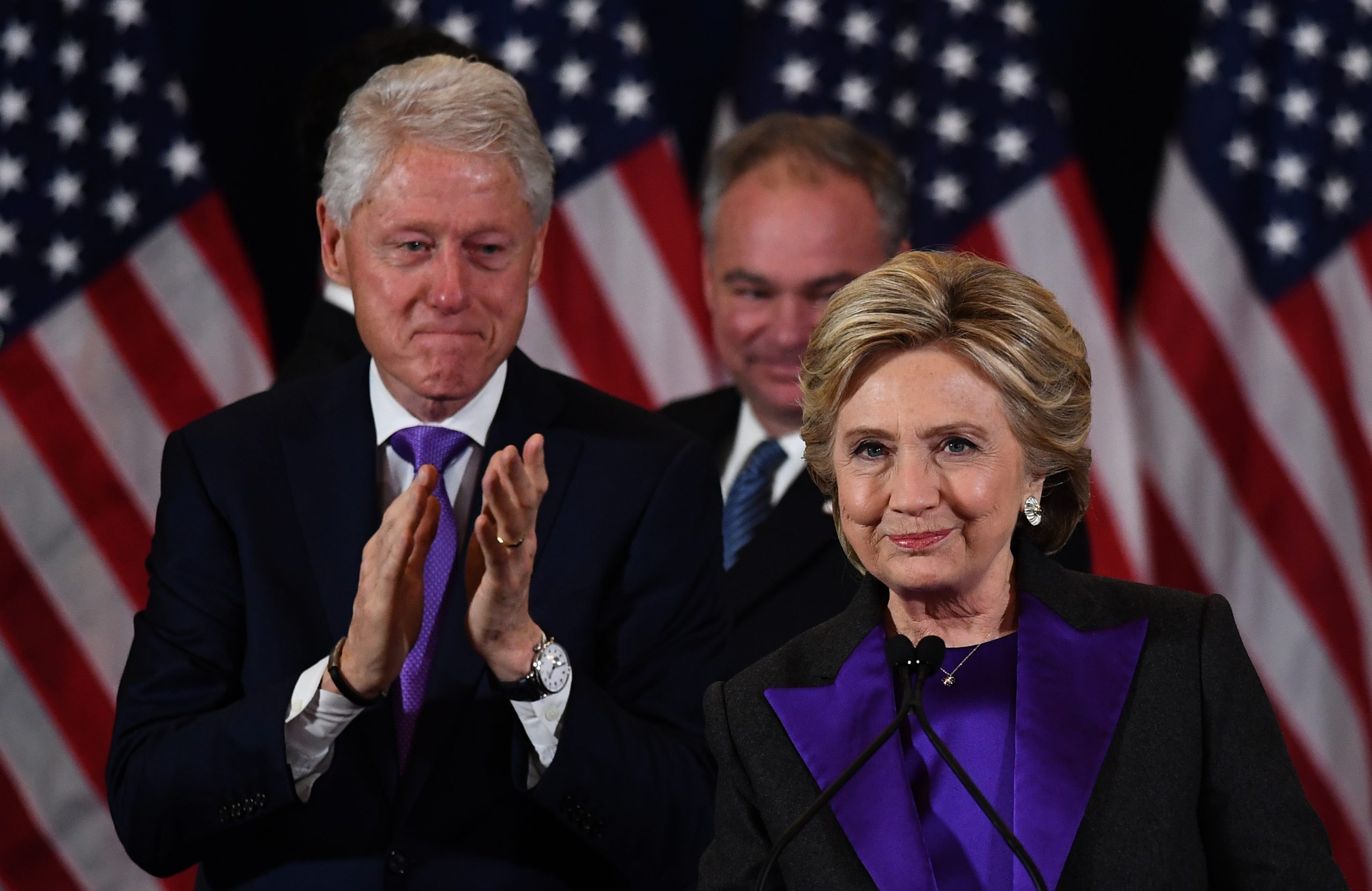 Bill e Hillary Clinton apoiam candidatura presidencial de Kamala Harris