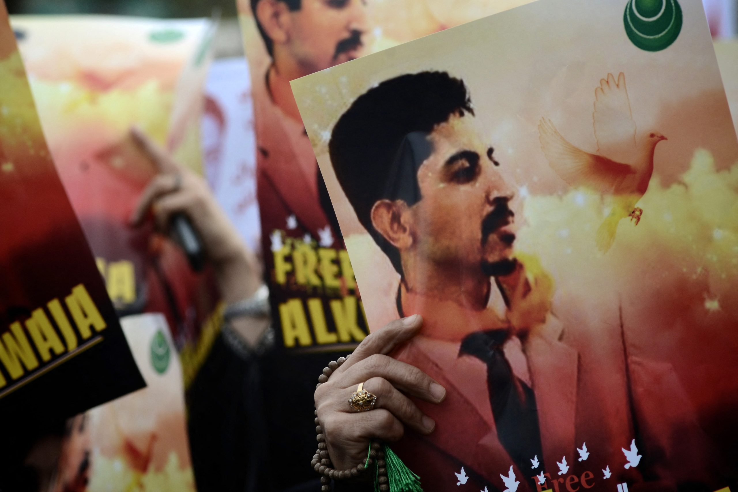Filha de Abdulhadi al-Khawaja teme pela vida do pai na prisão do Bahrain