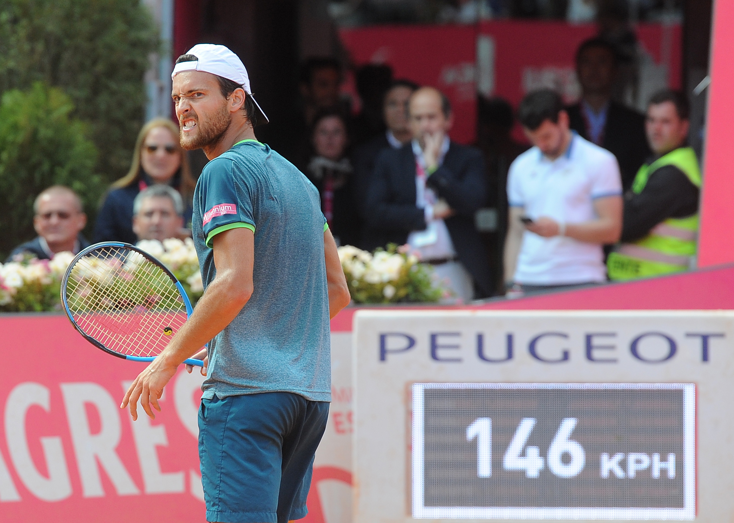 Ténis: Pedro Sousa eliminado nos quartos de final do challenger de Sibiu
