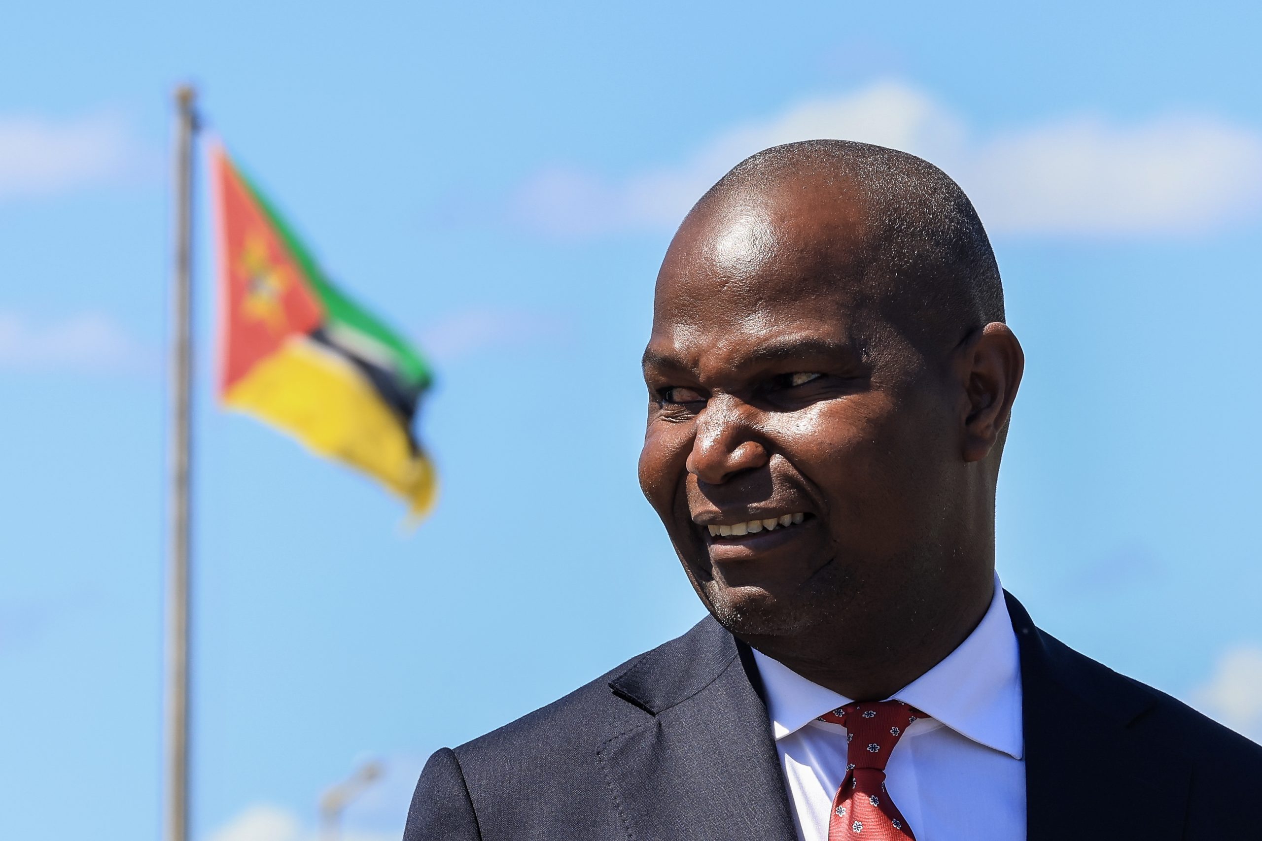 Parlamento aprova deslocação de Marcelo a Moçambique e encontro com Daniel Chapo