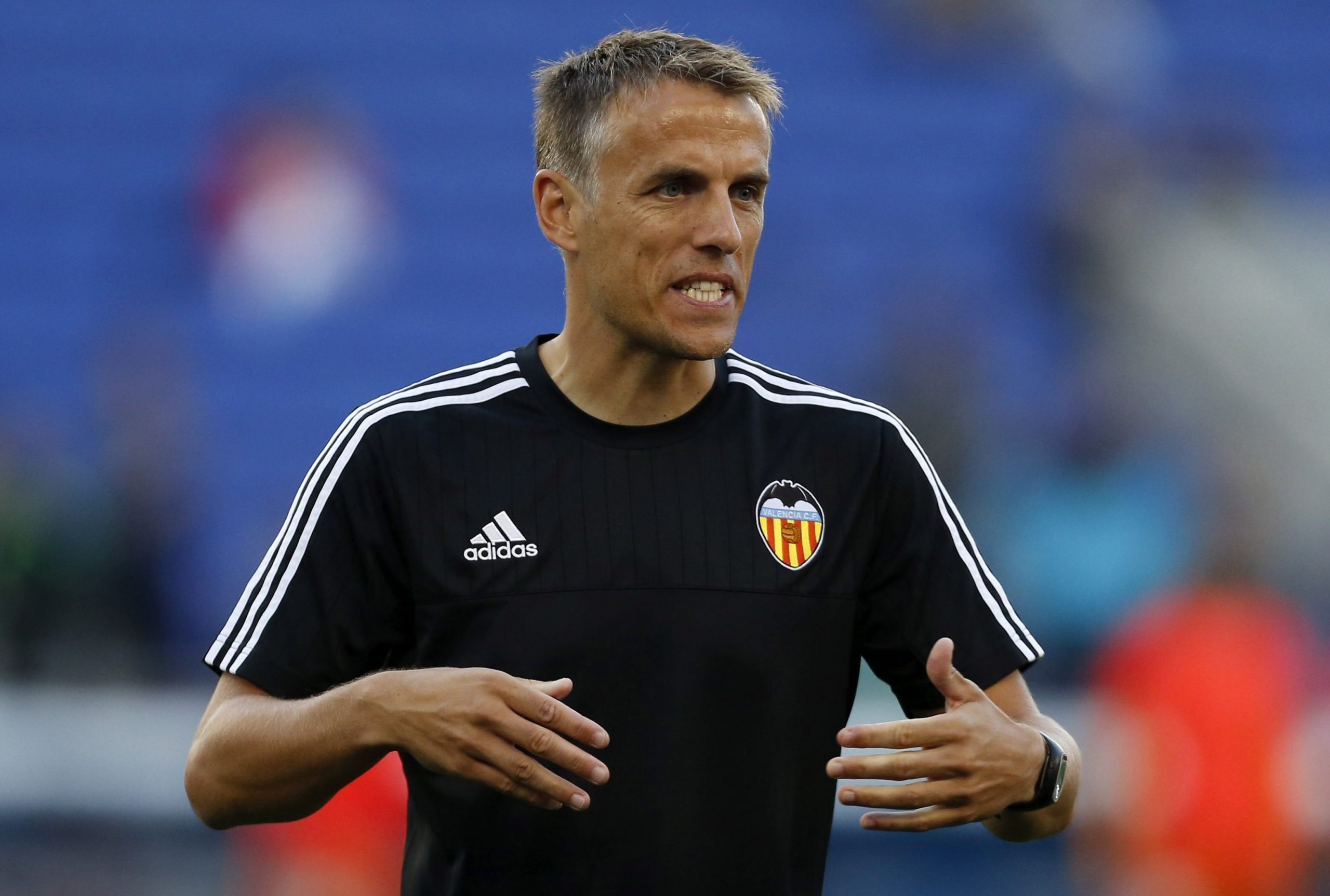 Phil Neville rejeita acusações de misoginia. “O meu caráter resiste a qualquer acusação que me façam”