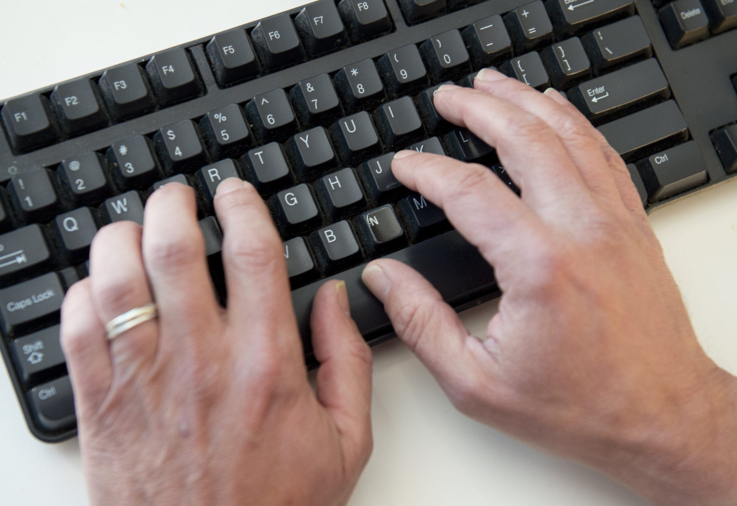 Jovem detido por sabotagem informática a sistemas de organismos do Estado