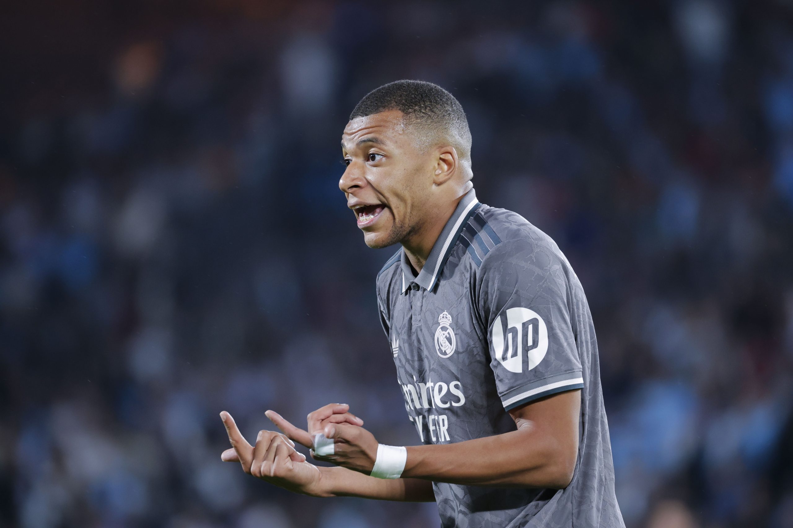 Liga francesa mantém decisão de condenar PSG a pagar 55 milhões a Mbappé