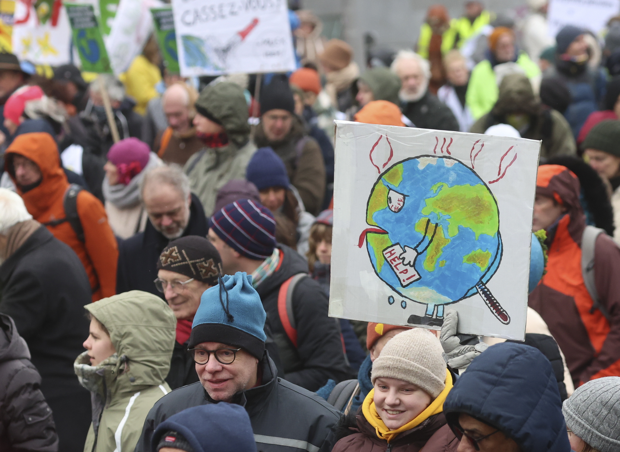 COP28: Pouco representados na cimeira, jovens sentem falta de espaço nas discussões
