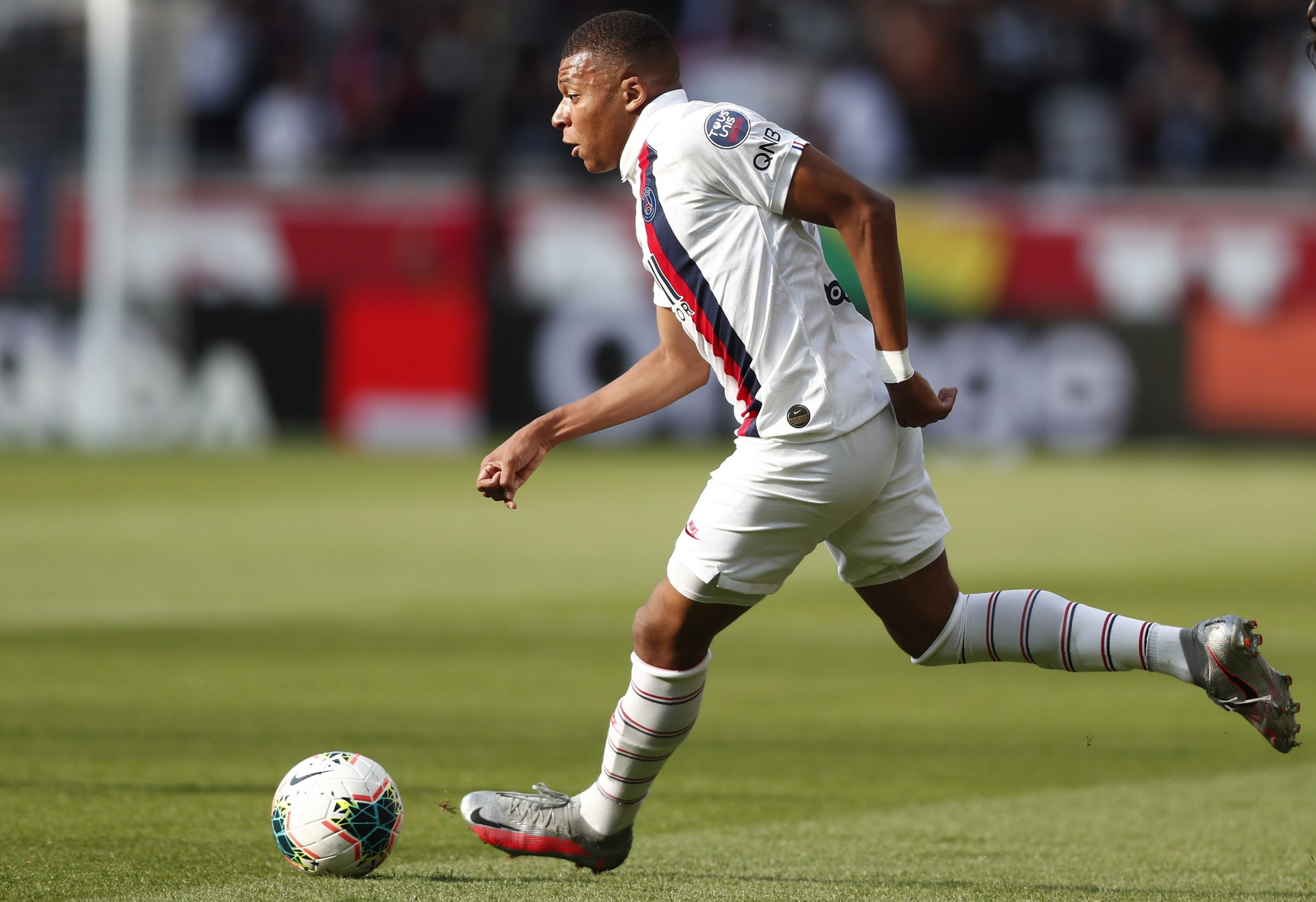 “Aconteça o que acontecer” vai continuar no PSG. Palavra de Mbappé