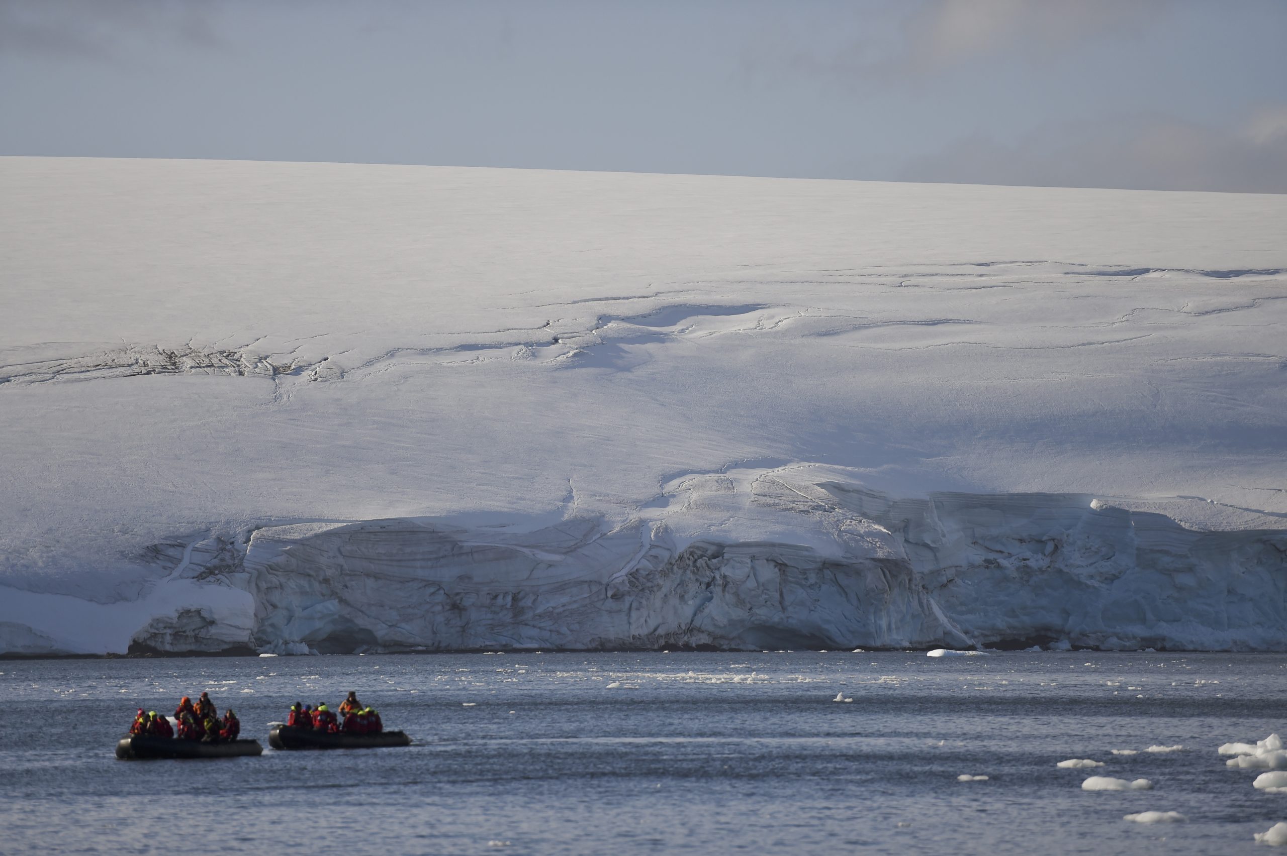 Gelo da Península Antártica diminui a ritmo inferior ao calculado antes