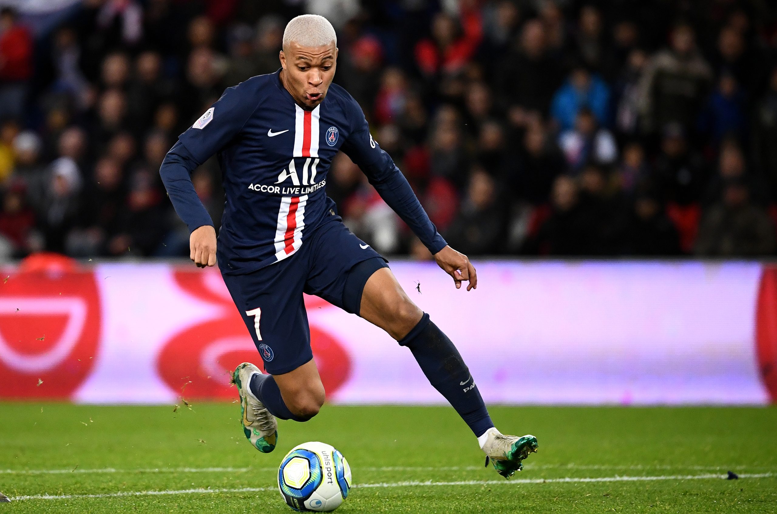 Mbappé: “Sem tirar nenhum mérito a Messi, agora tenho de me inspirar na carreira de Cristiano”