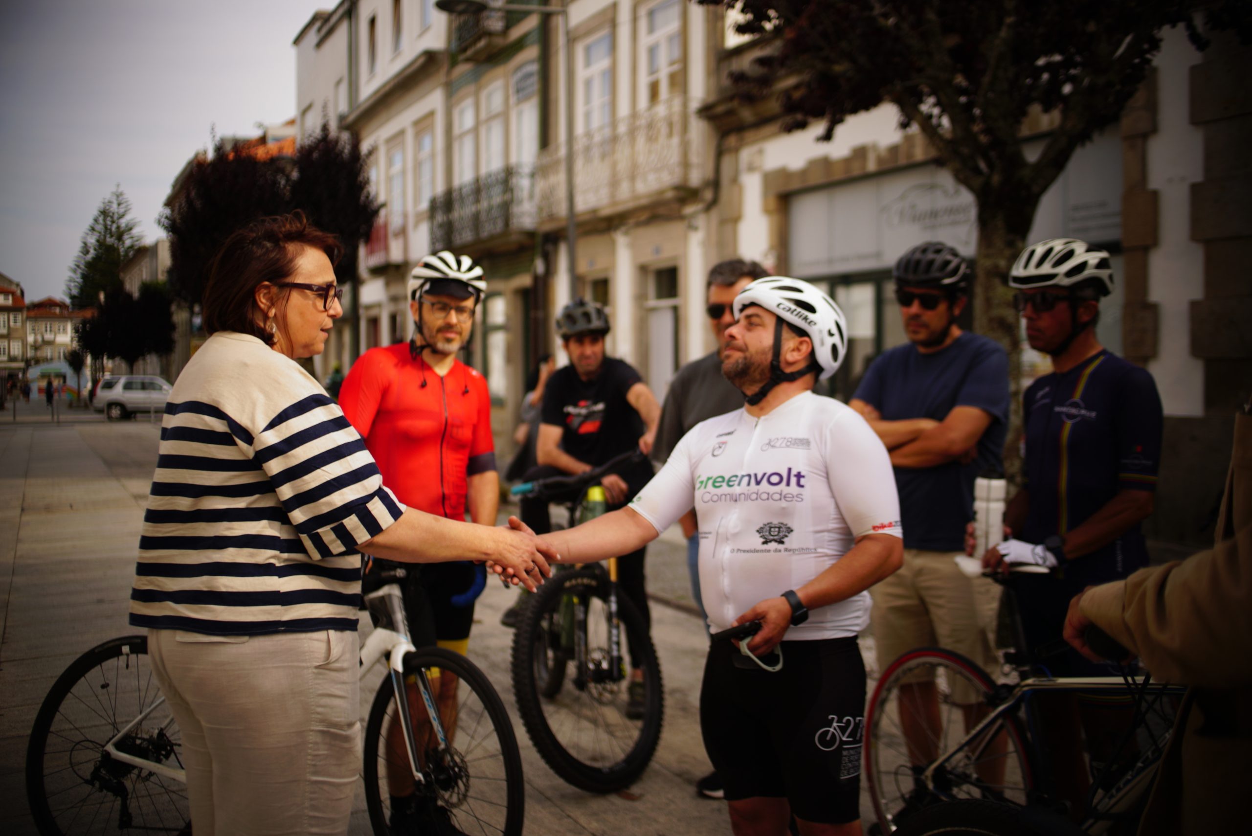 Falta-lhe entregar 251 cartas. Tiago Cação retoma a sua “Volta a Portugal” para apelar ao uso da bicicleta 