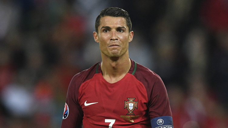 Ronaldo atirou microfone para o lago e as reações não se fizeram esperar