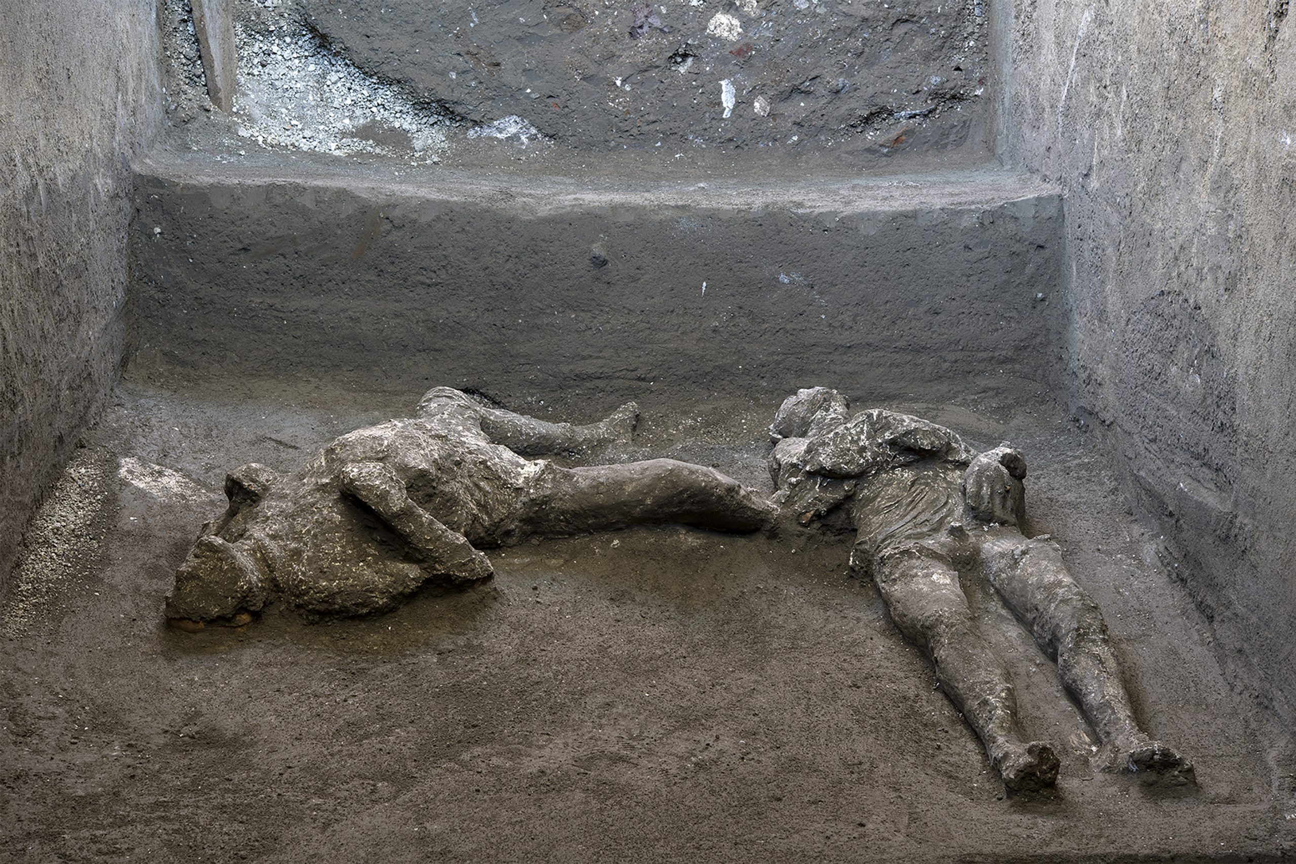 Escavações em Pompeia revelam escravo e amo a fugir à erupção do Vesúvio