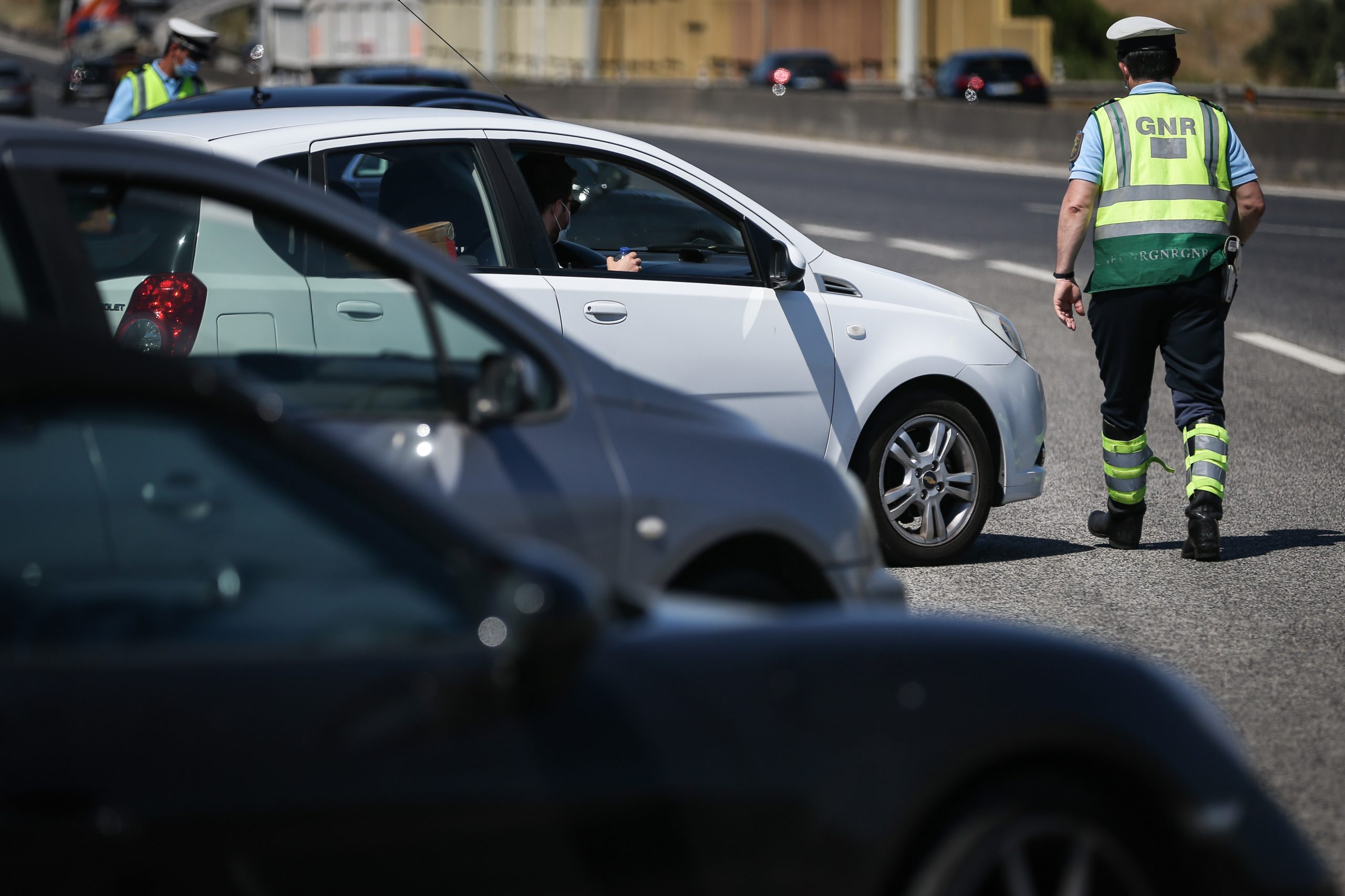 Covid-19: Entradas e saídas proibidas na AML e recolher obrigatório às 23:00 em 45 concelhos
