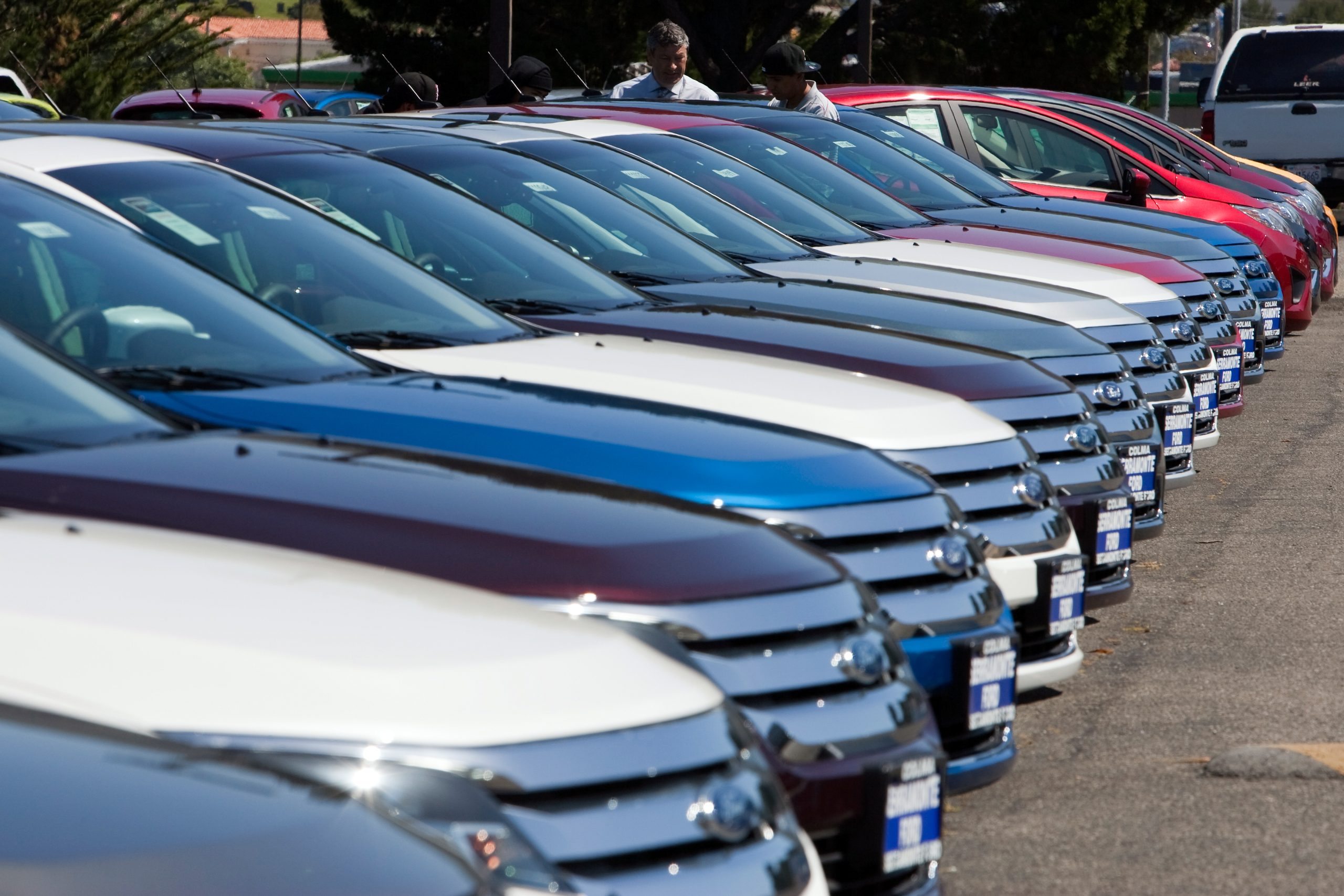 Impostos na compra de carros pelas empresas baixam e alarga-se o valor de incidência