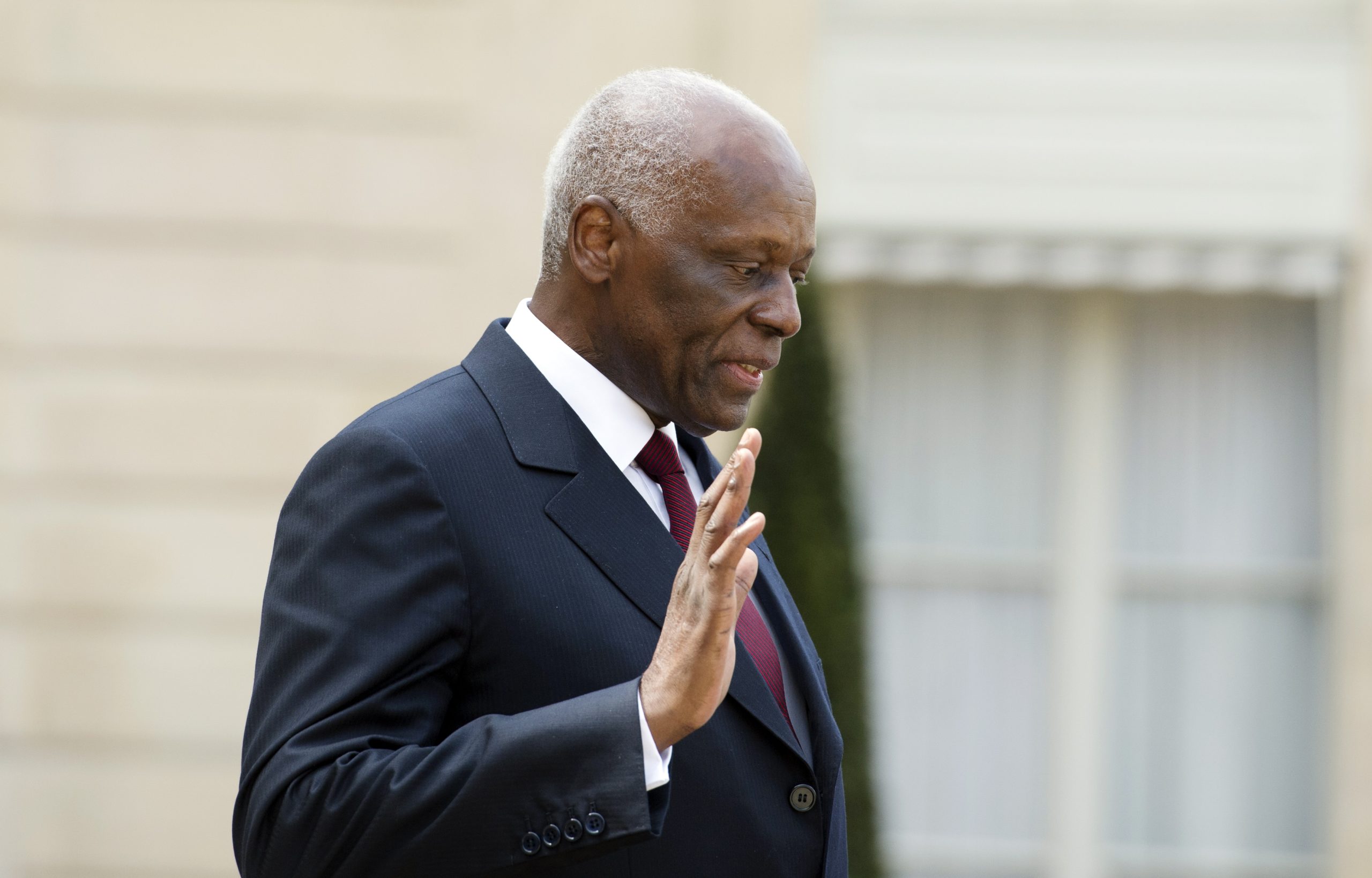 “Zedu”, o jovem militante do MPLA que acabou a liderar Angola durante quase quatro décadas