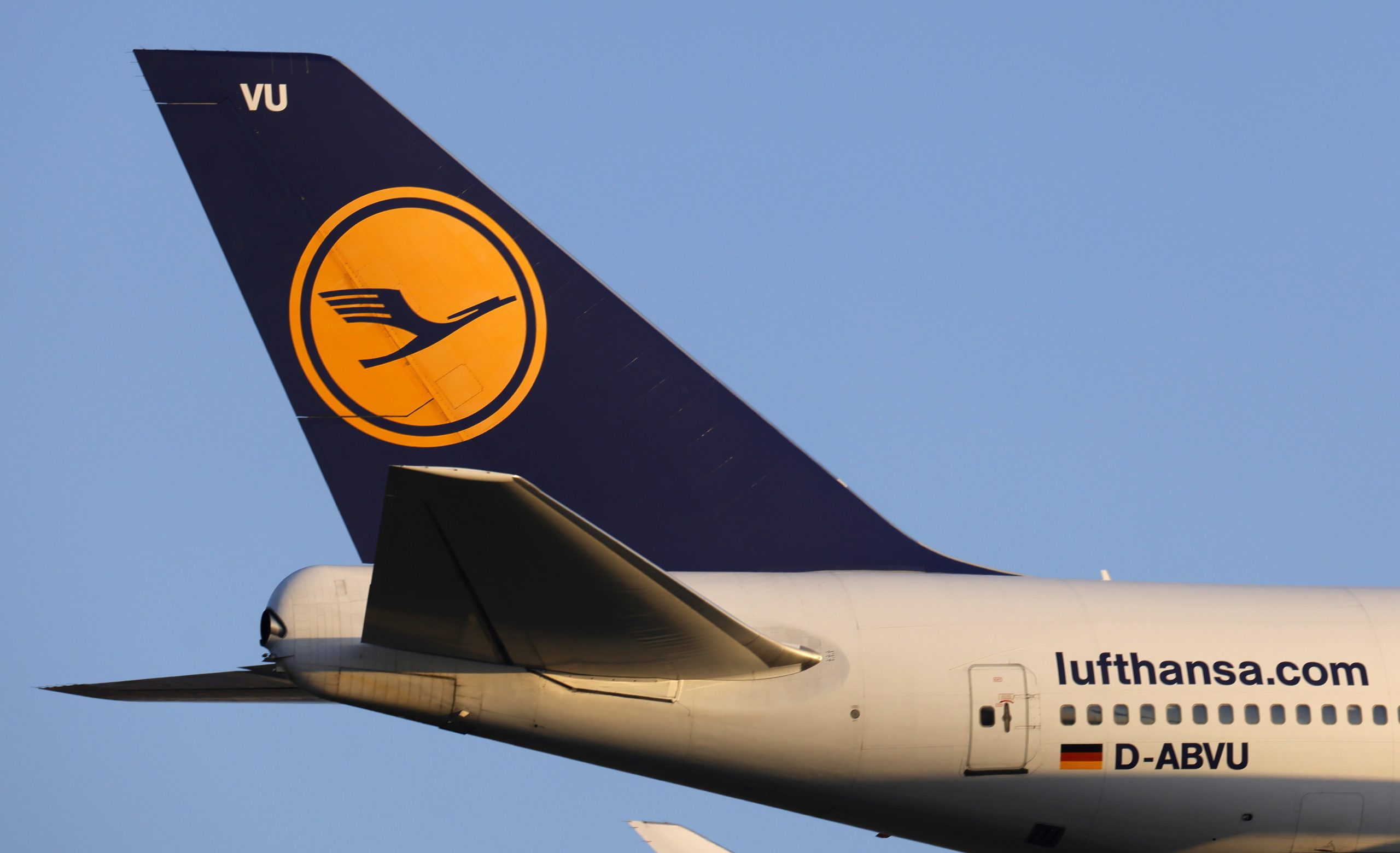 Lufthansa começou a reduzir perdas