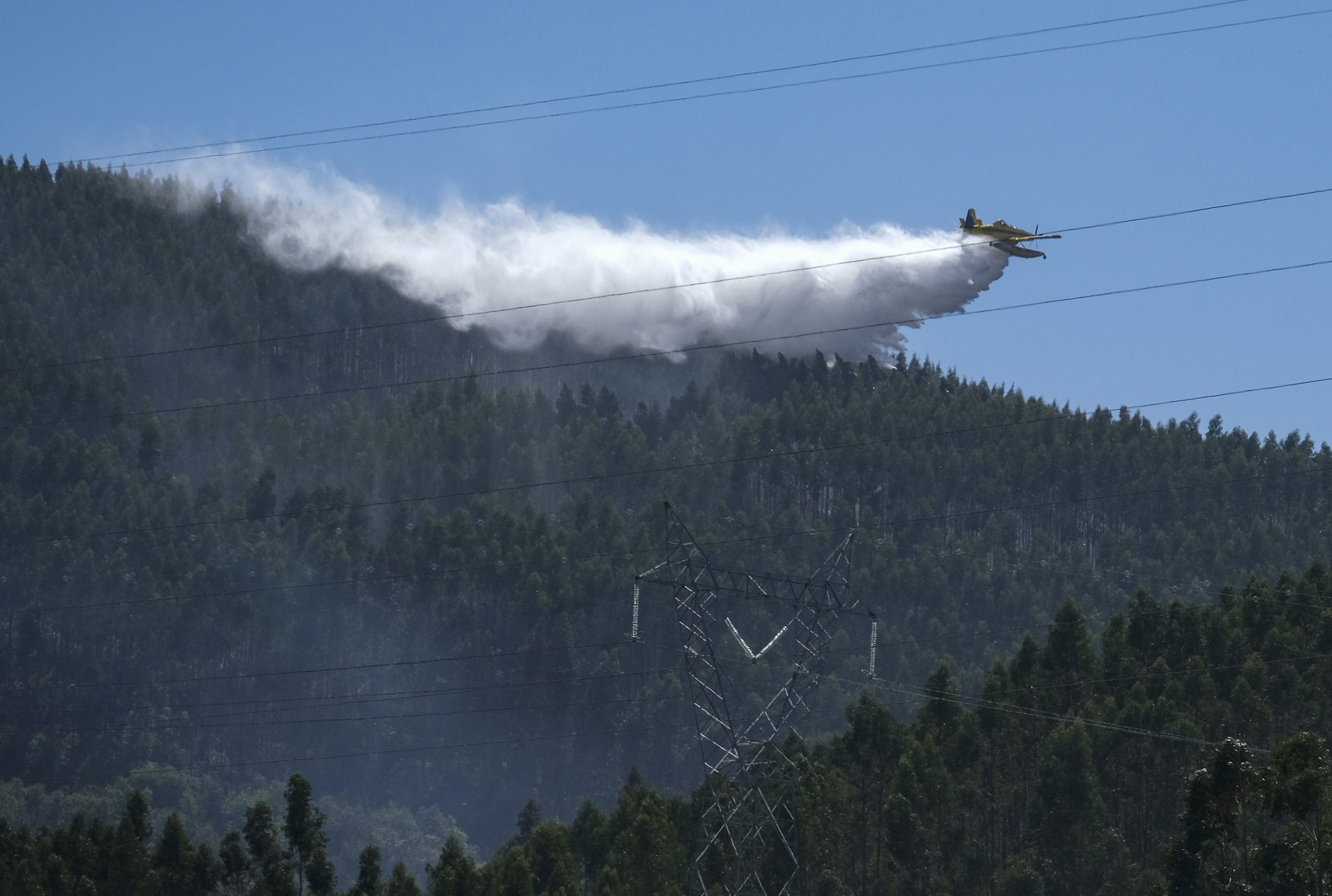 Incêndios: Fogo em Odemira com duas frentes ativas e casas dispersas como “pontos sensíveis”